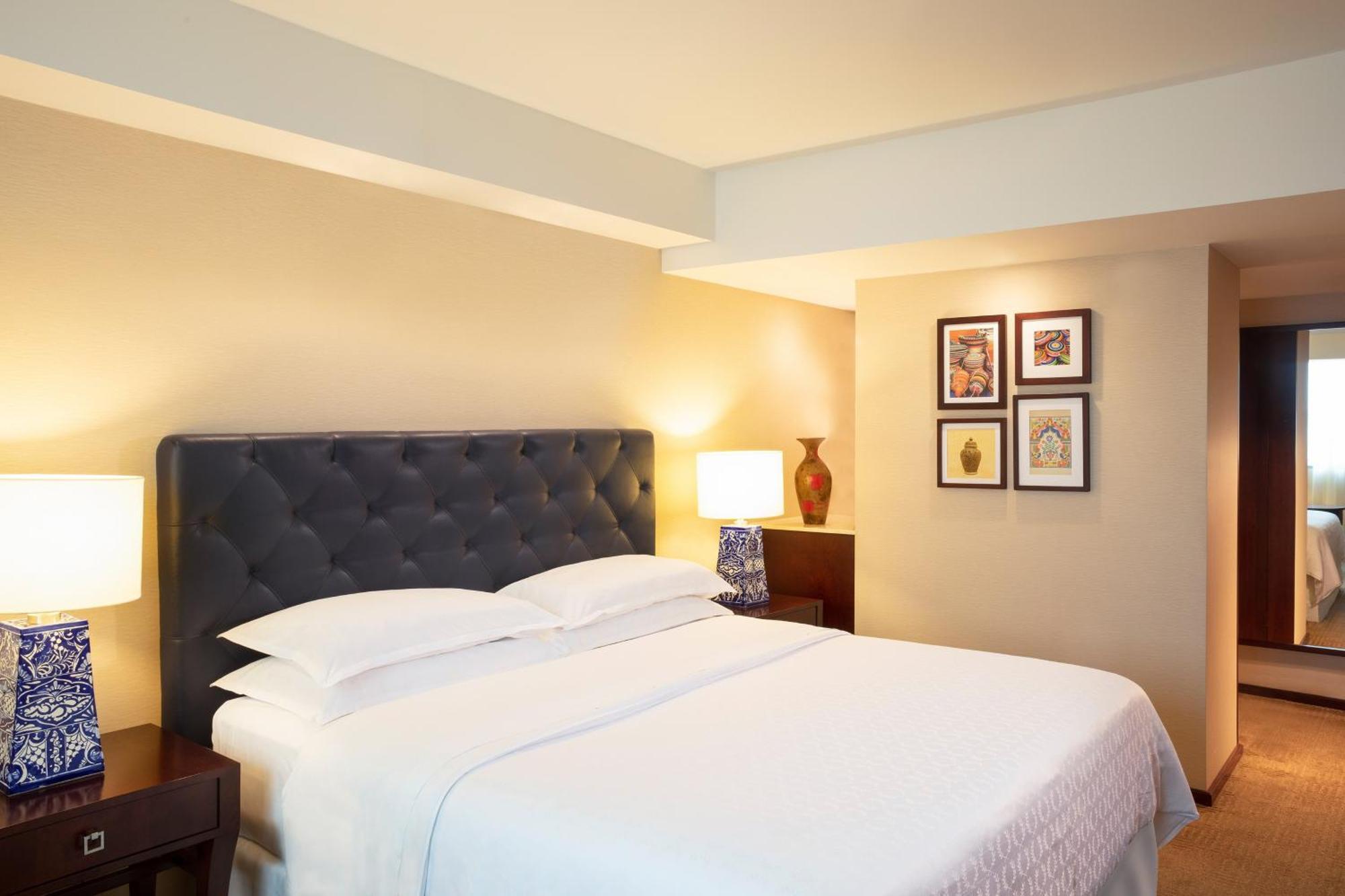 Deluxe Guest room 1 King Reforma Avenue view,1613663888:JPEG