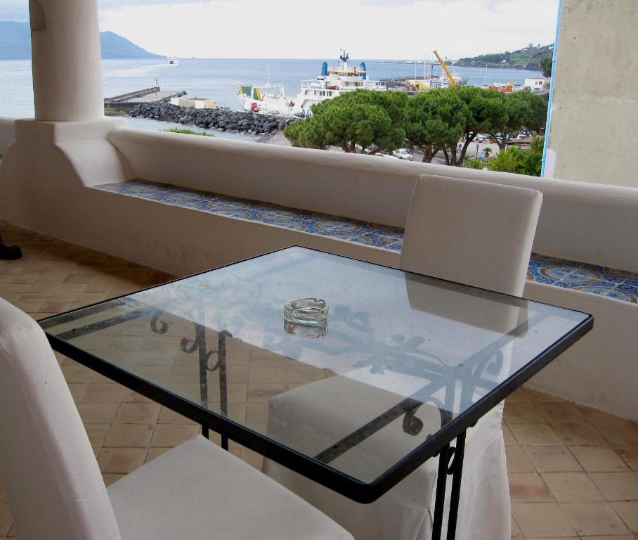 Superior Double Room with Terrace and Sea view