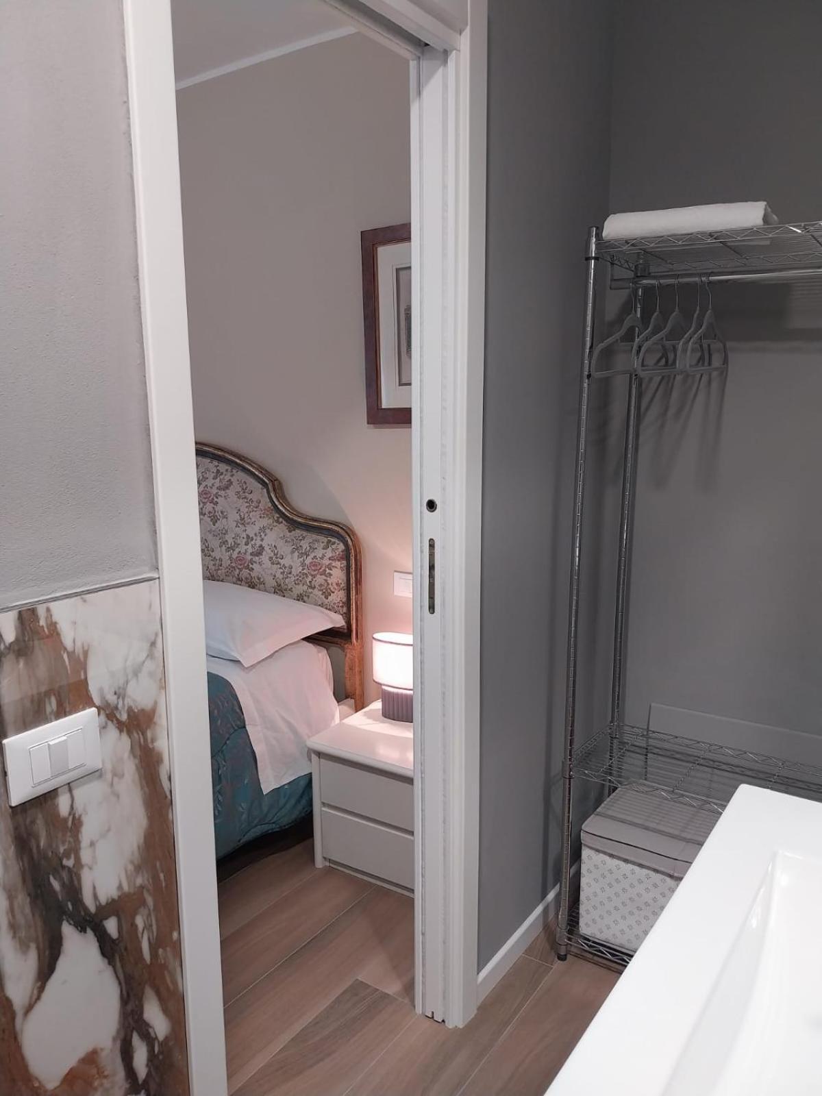 Double Room Private Bathroom