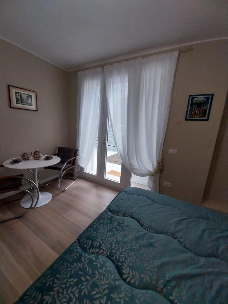 Double Room Private Bathroom