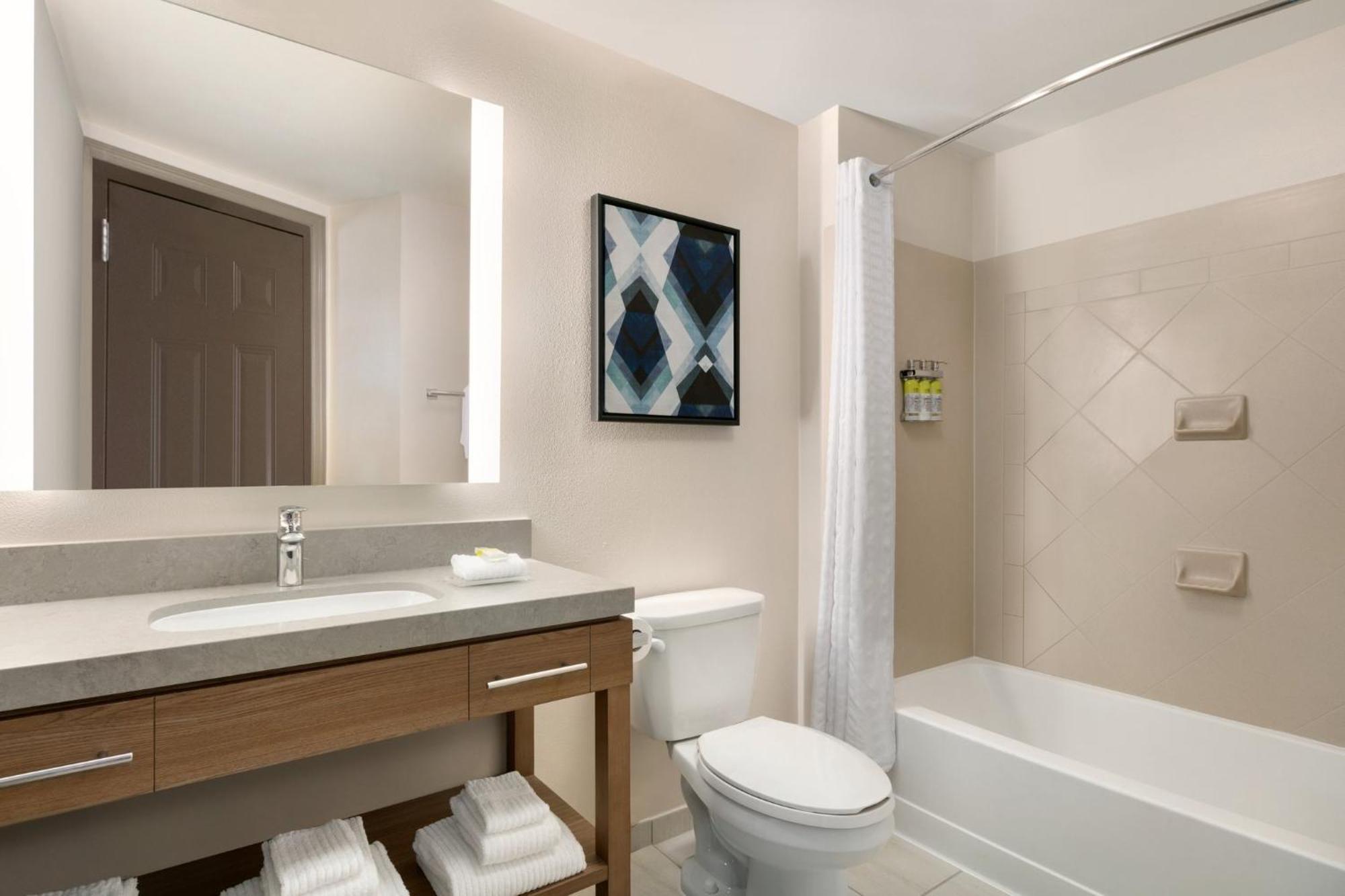 King Studio Suite