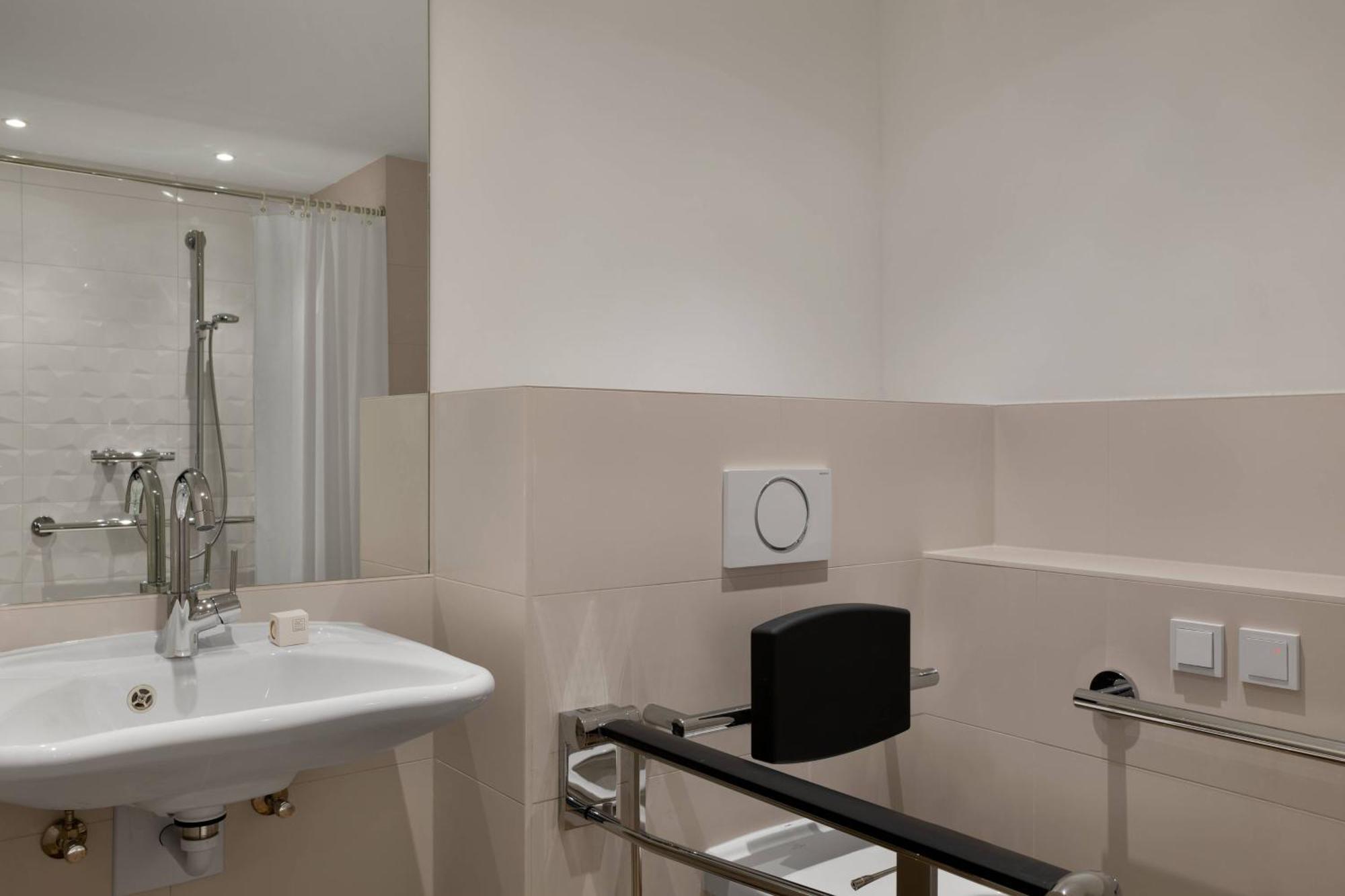 Standard Guest Room Two Double Beds Mountain View