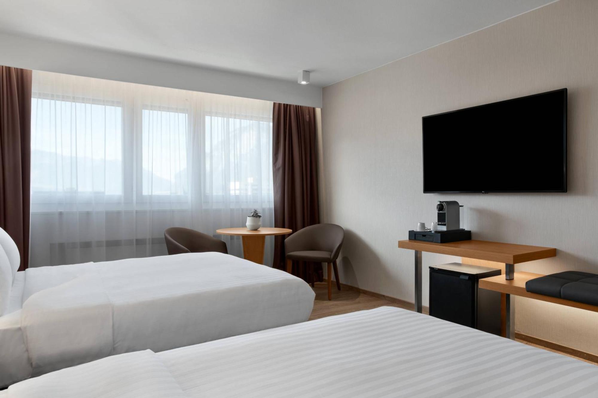 Standard Guest Room Two Double Beds Mountain View