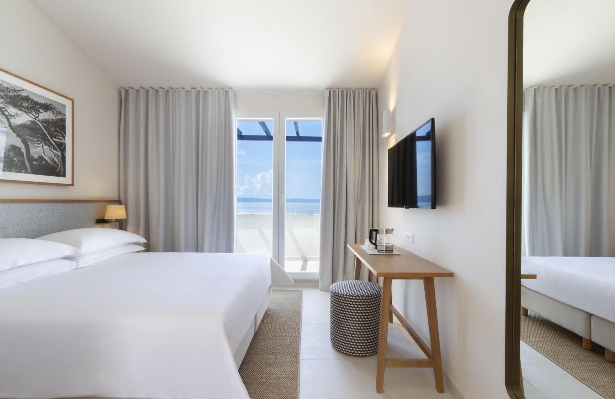 Standard Double Room Balcony Side Sea View
