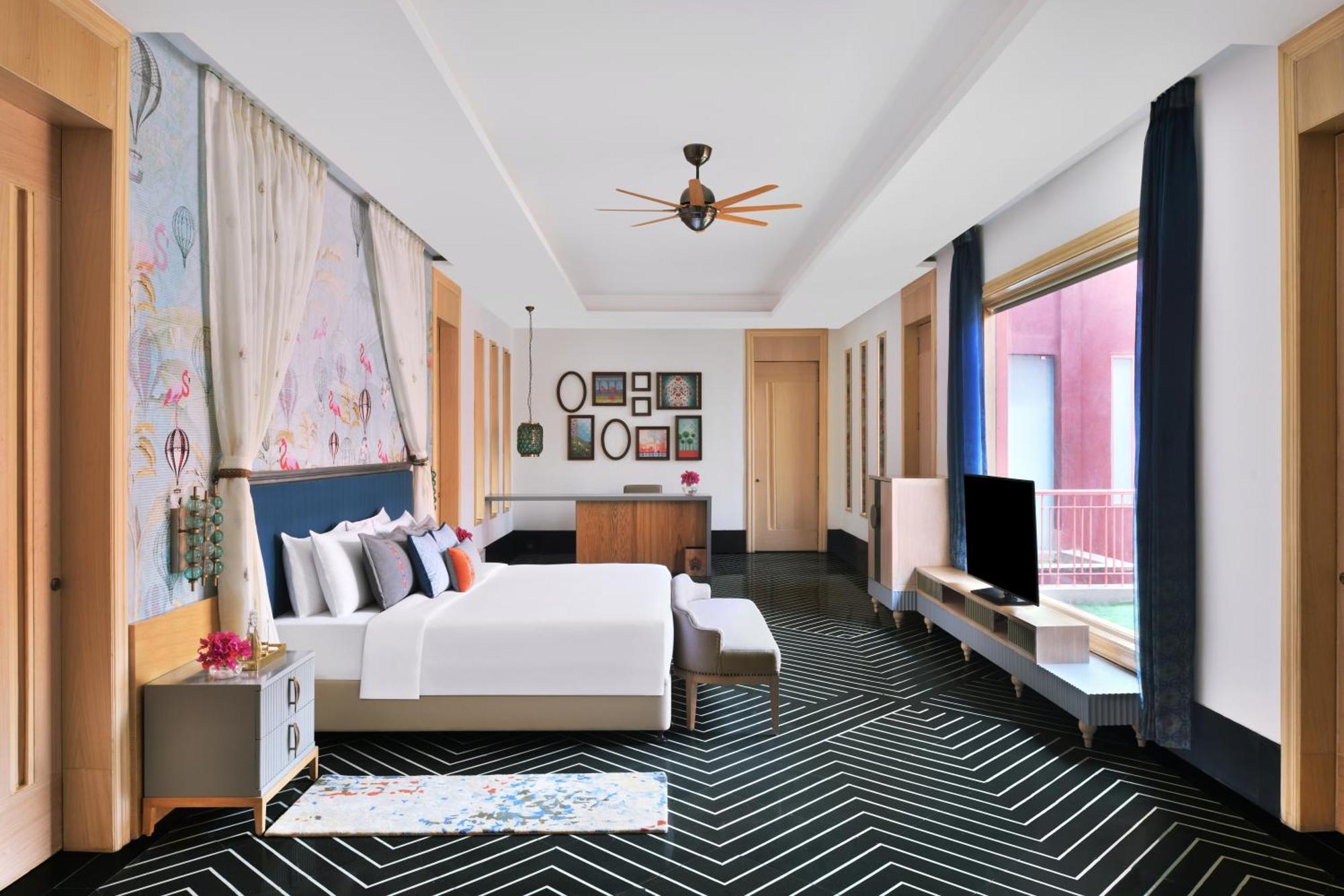 Grand Luxury Suite With Private Sit-out