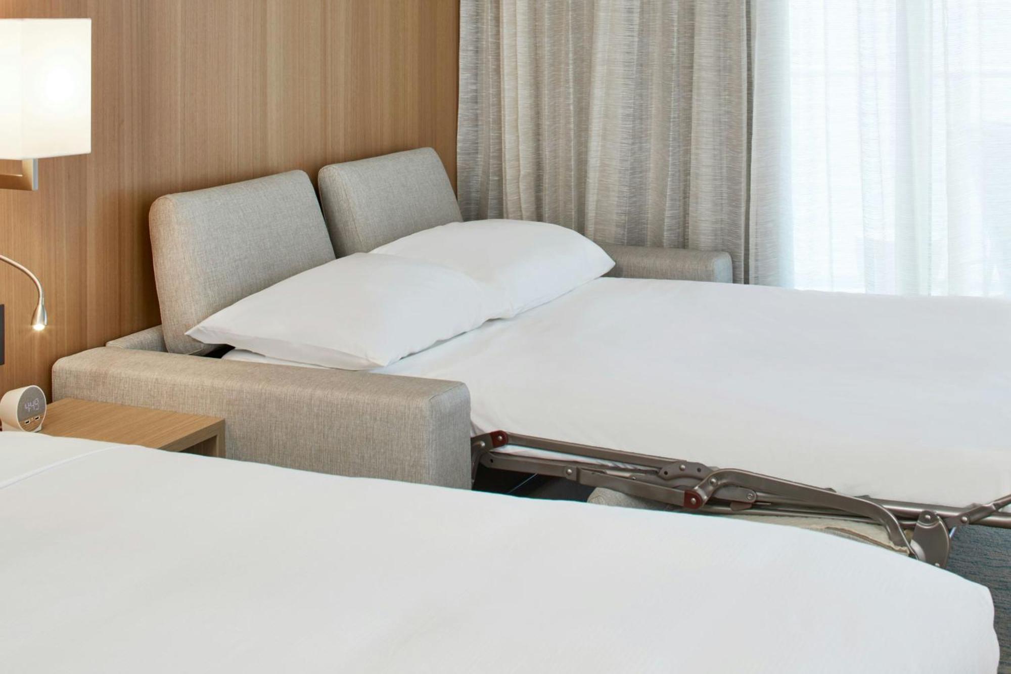 King Room with Oceanfront View and Wraparound Balcony