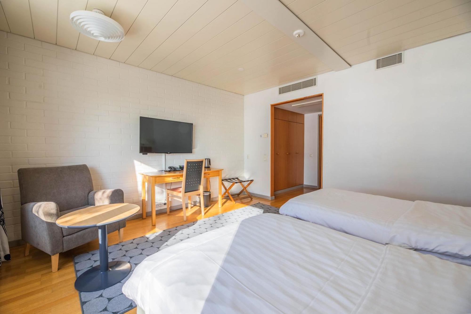 Standard Twin Room Sea View