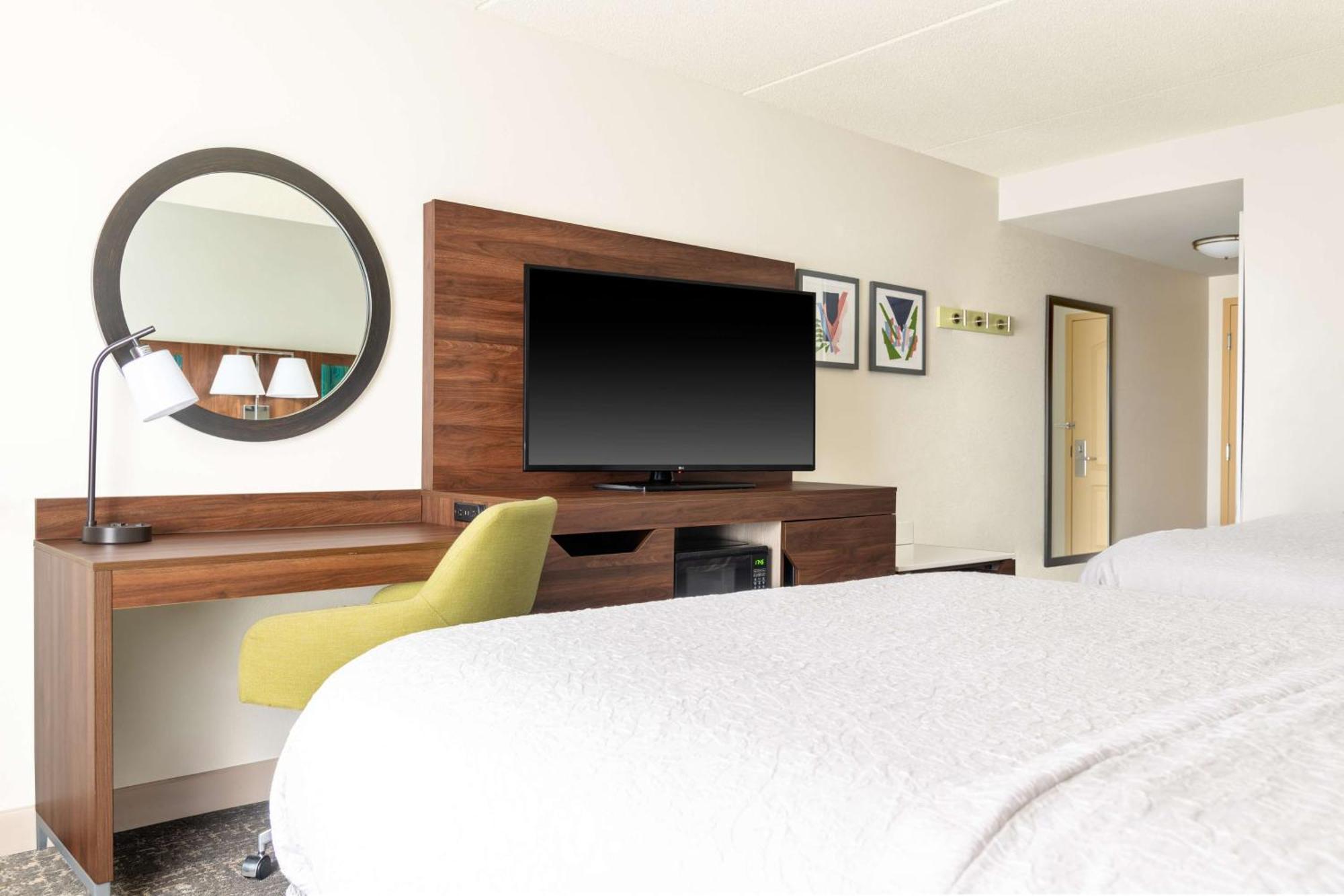 Queen Room Two Queen Beds Mobility Hearing Access or Non-Smoking