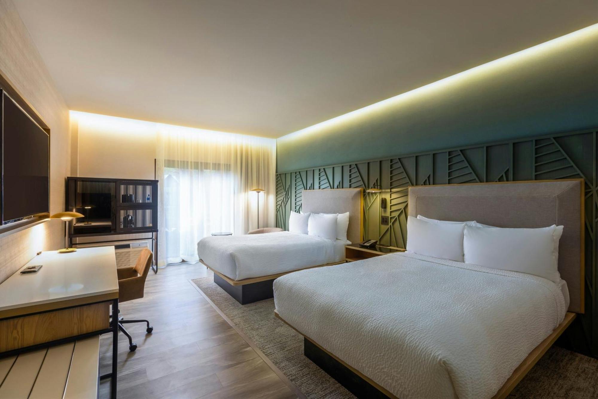 Deluxe Queen Room