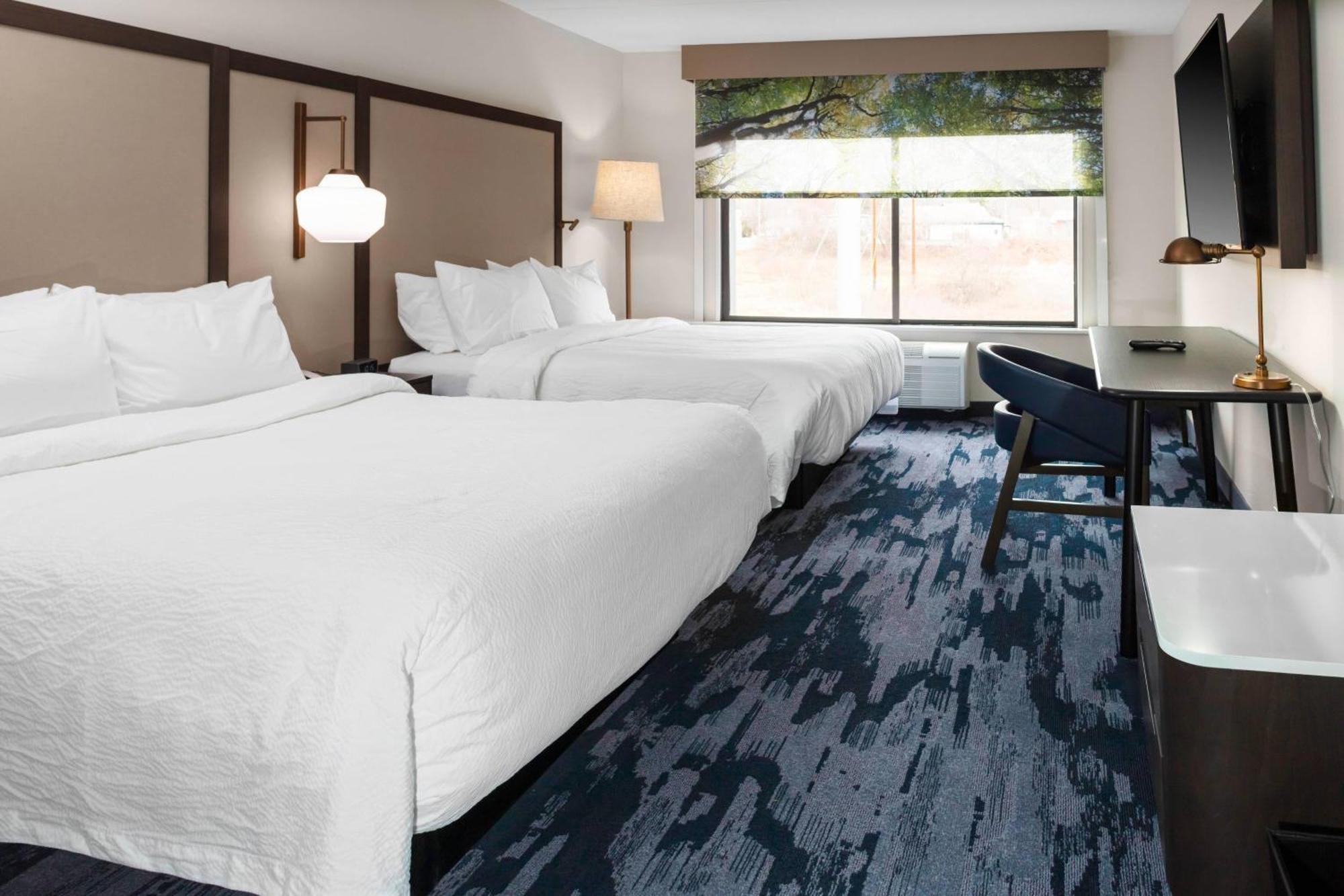 Queen Room Two Queen Beds Bathtub Mobility Access or Hearing Accessible,1632249580:JPEG