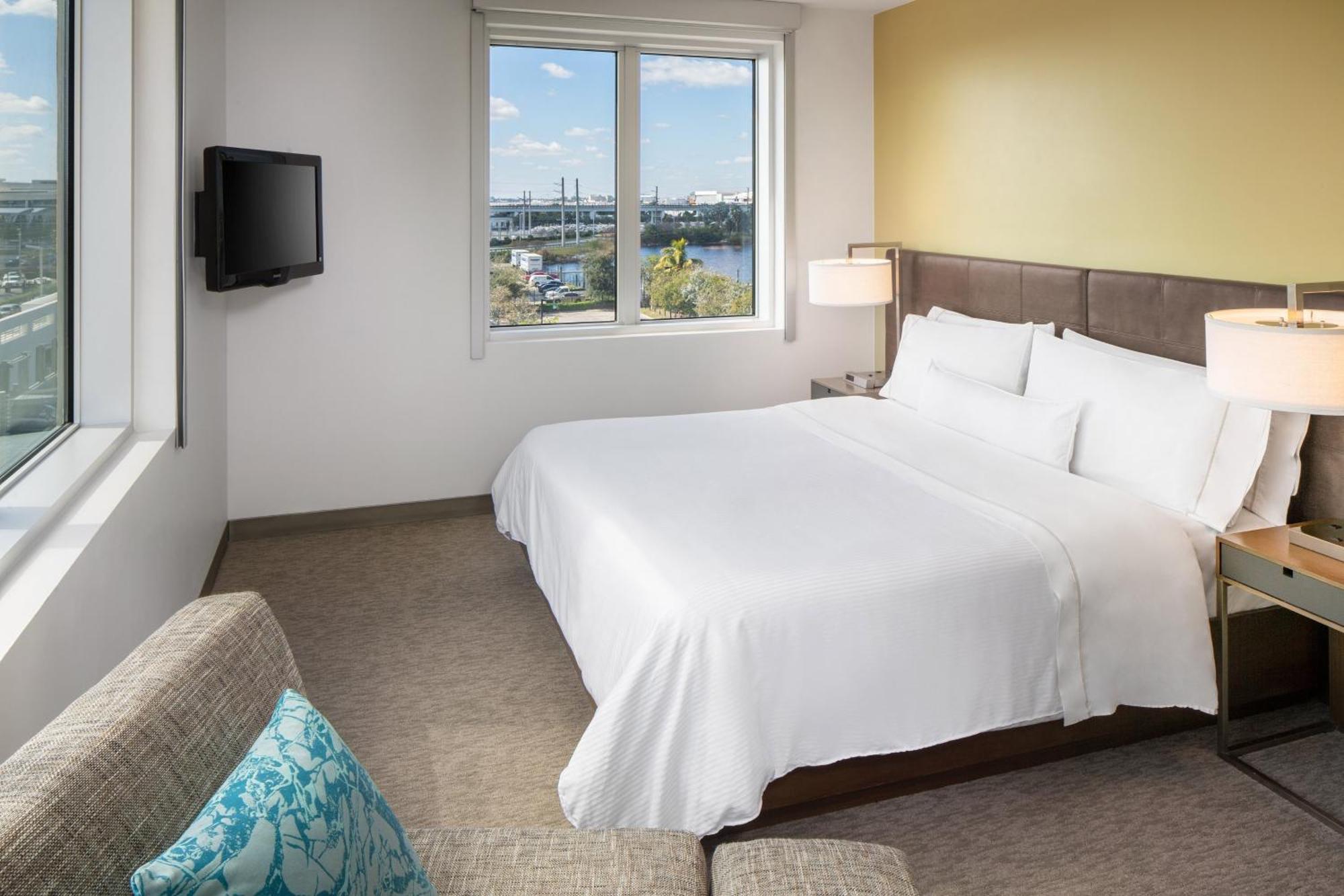 Executive King Suite Sofa Bed & City View Corner Room