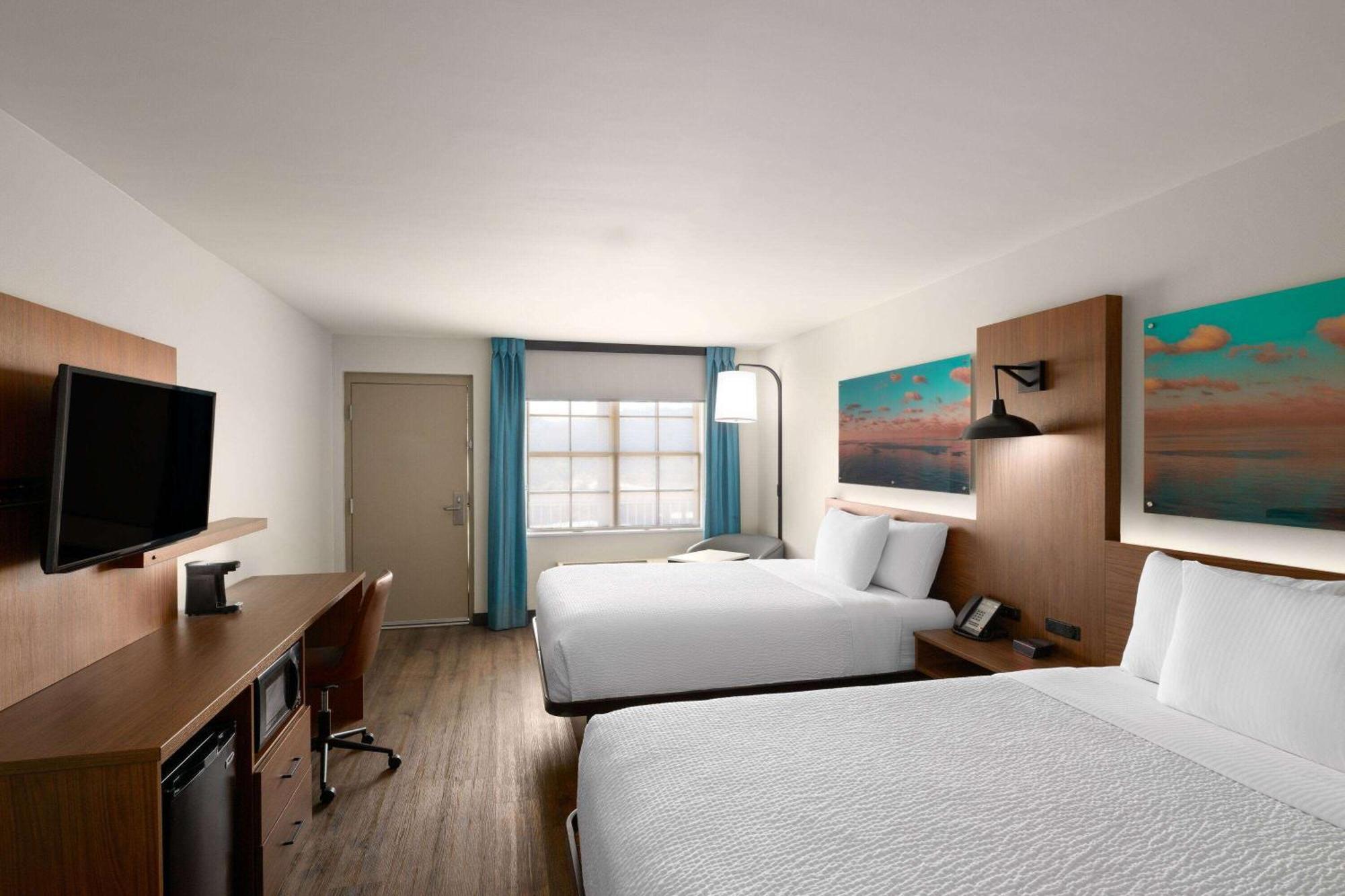Queen Room Two Queen Beds Non-Smoking