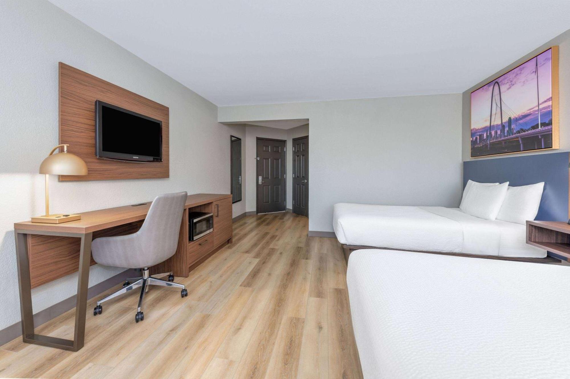 Deluxe Room Two Double Beds Courtyard Access Non-Smoking