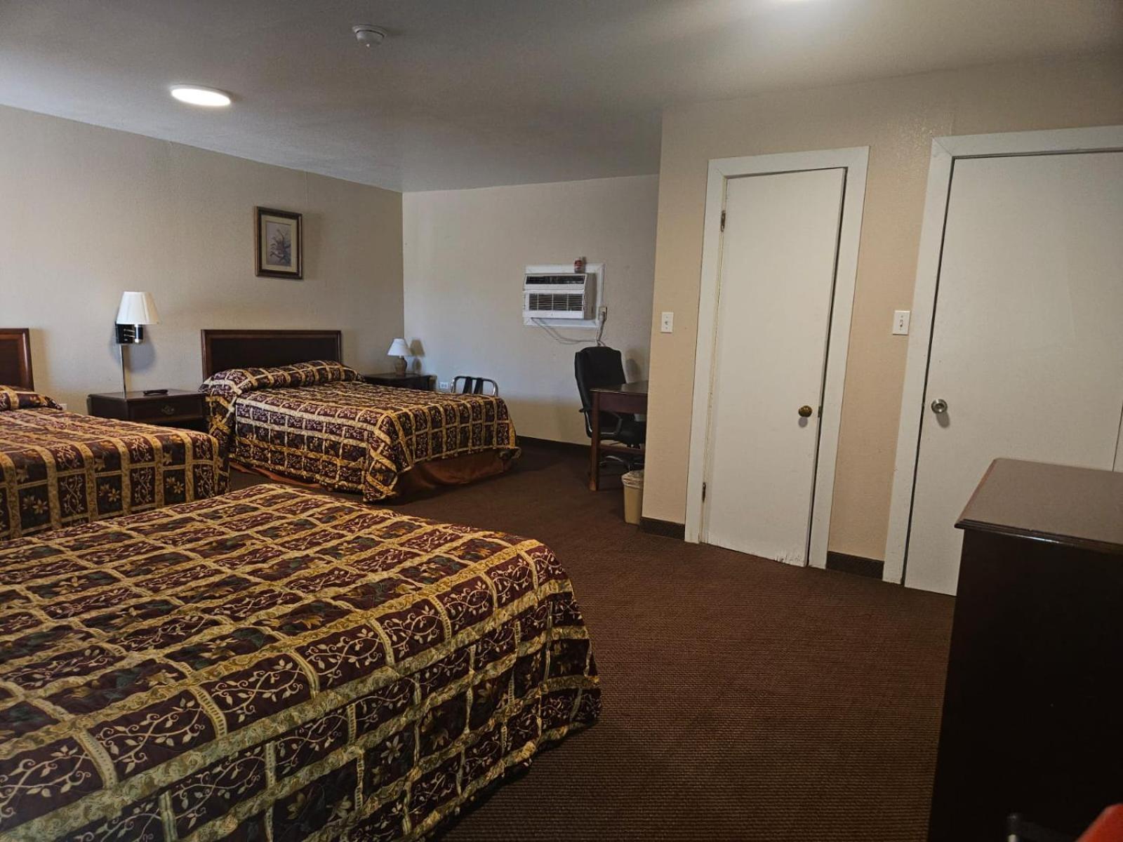 Triple Room with Private Bathroom