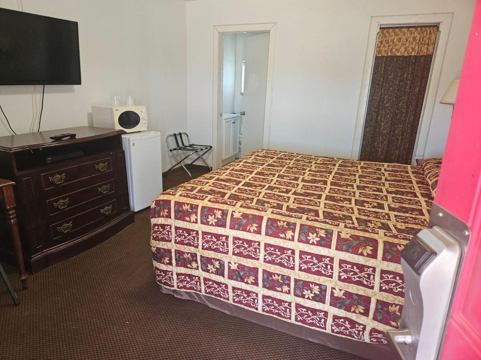 Single Room with Bathroom