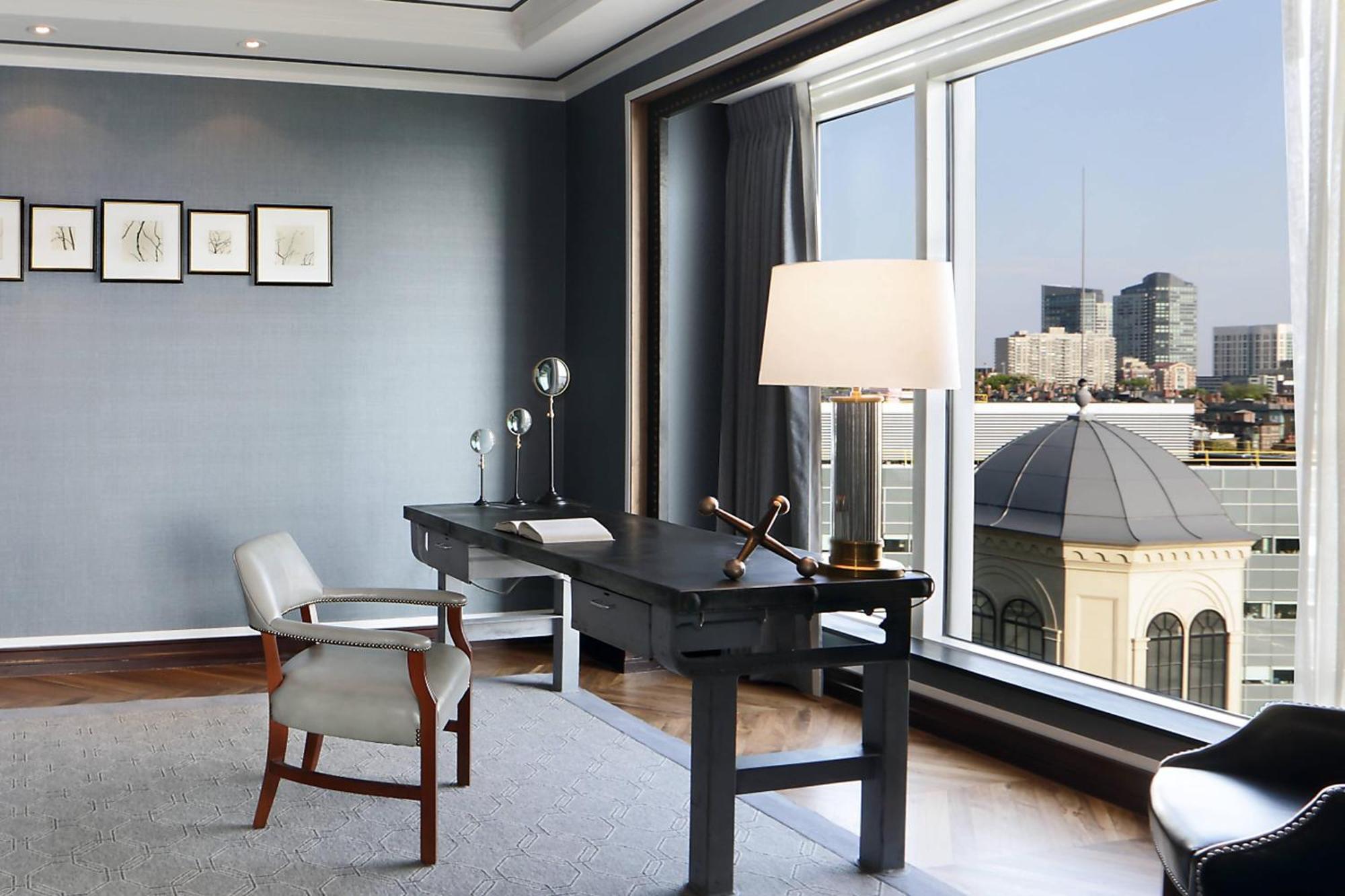 Ebersol 1 Bedroom Presidential Suite 1 King City view
