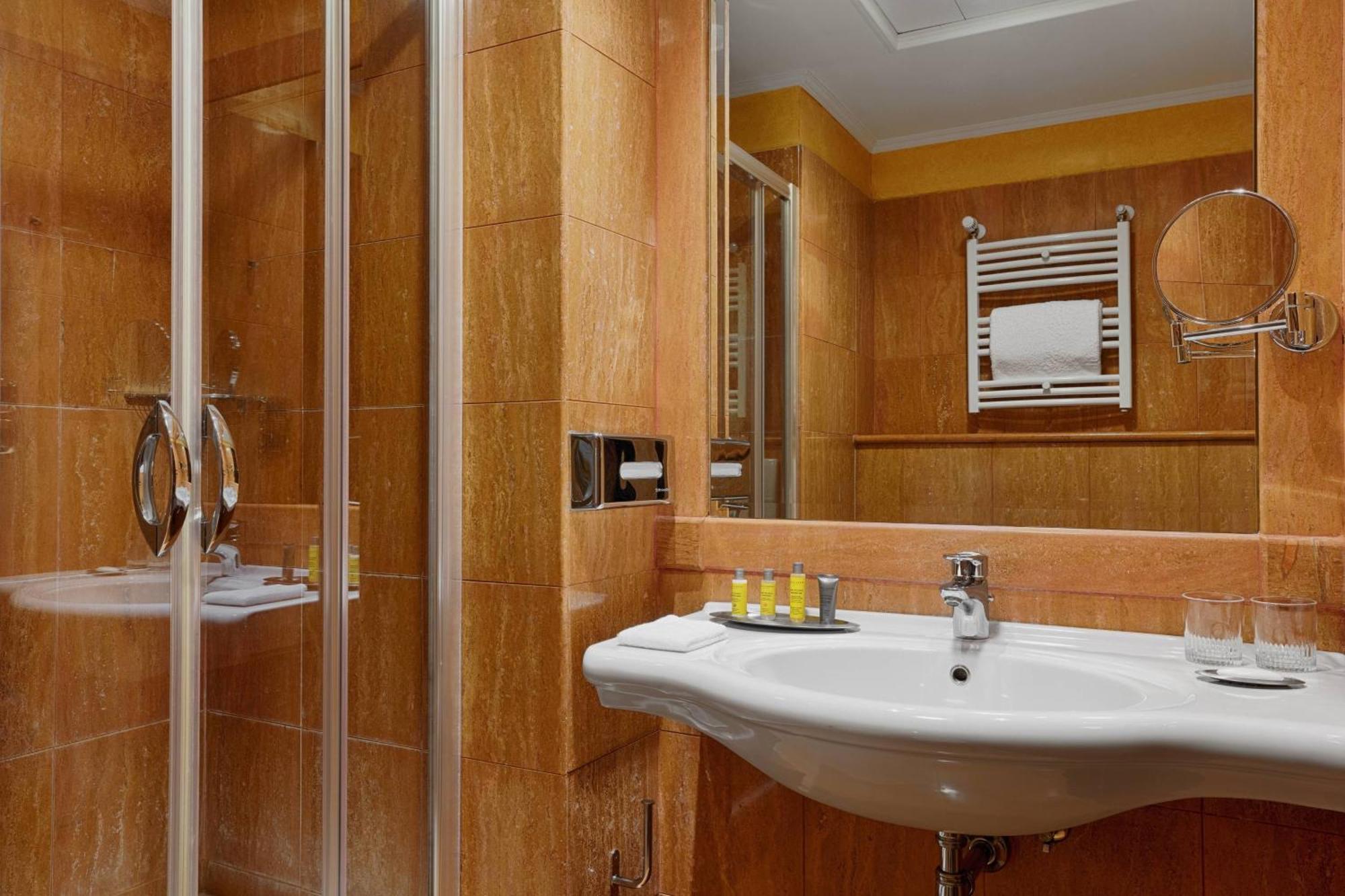 Deluxe Guest room 1 King