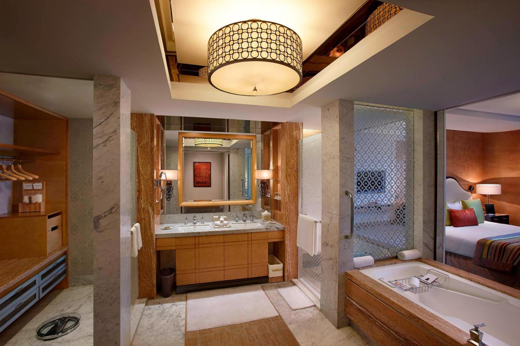 Towers Larger Guest room 1 King or 2 Twin or Single Beds,1633012619:JPEG