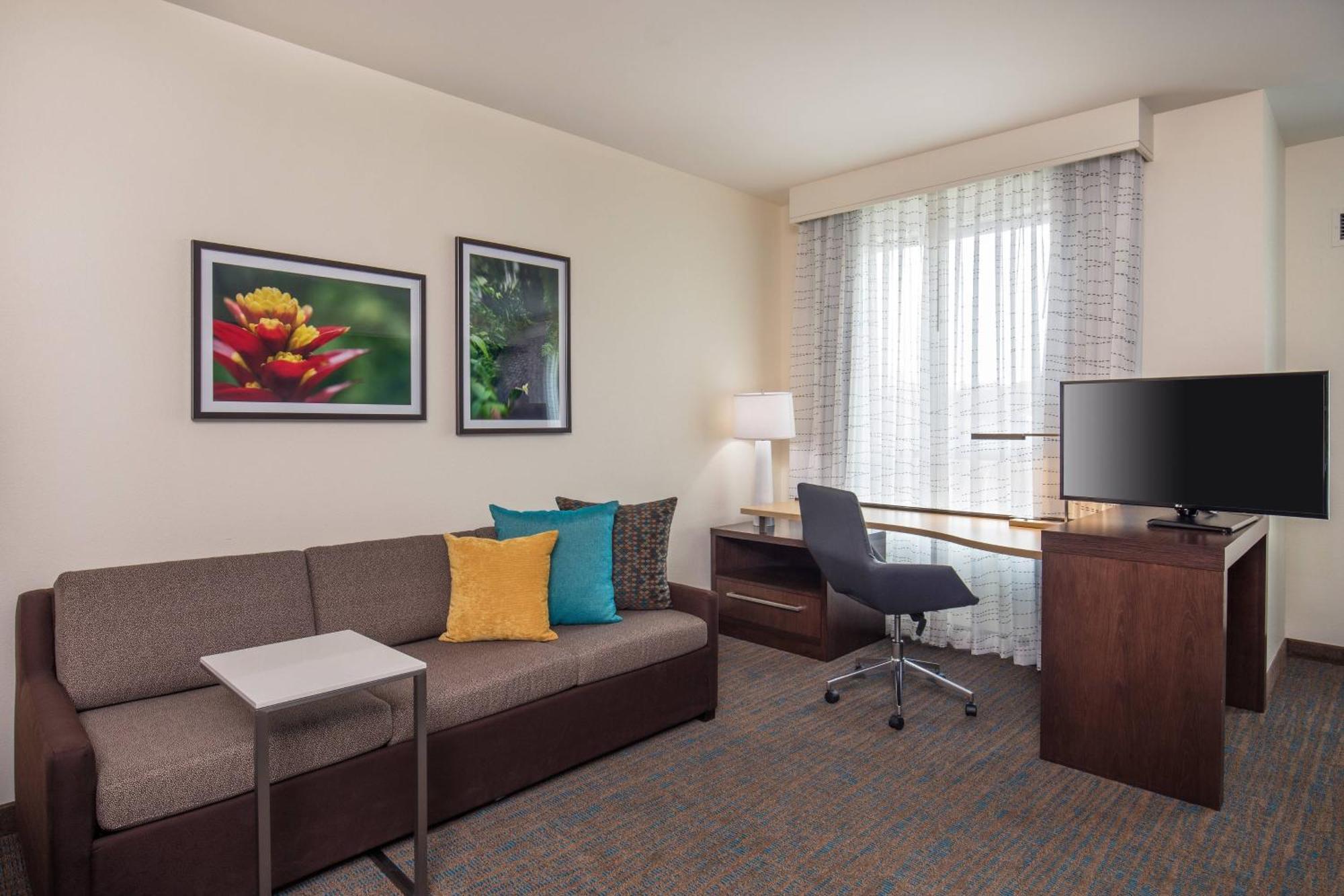 King Studio with Sofa Bed
