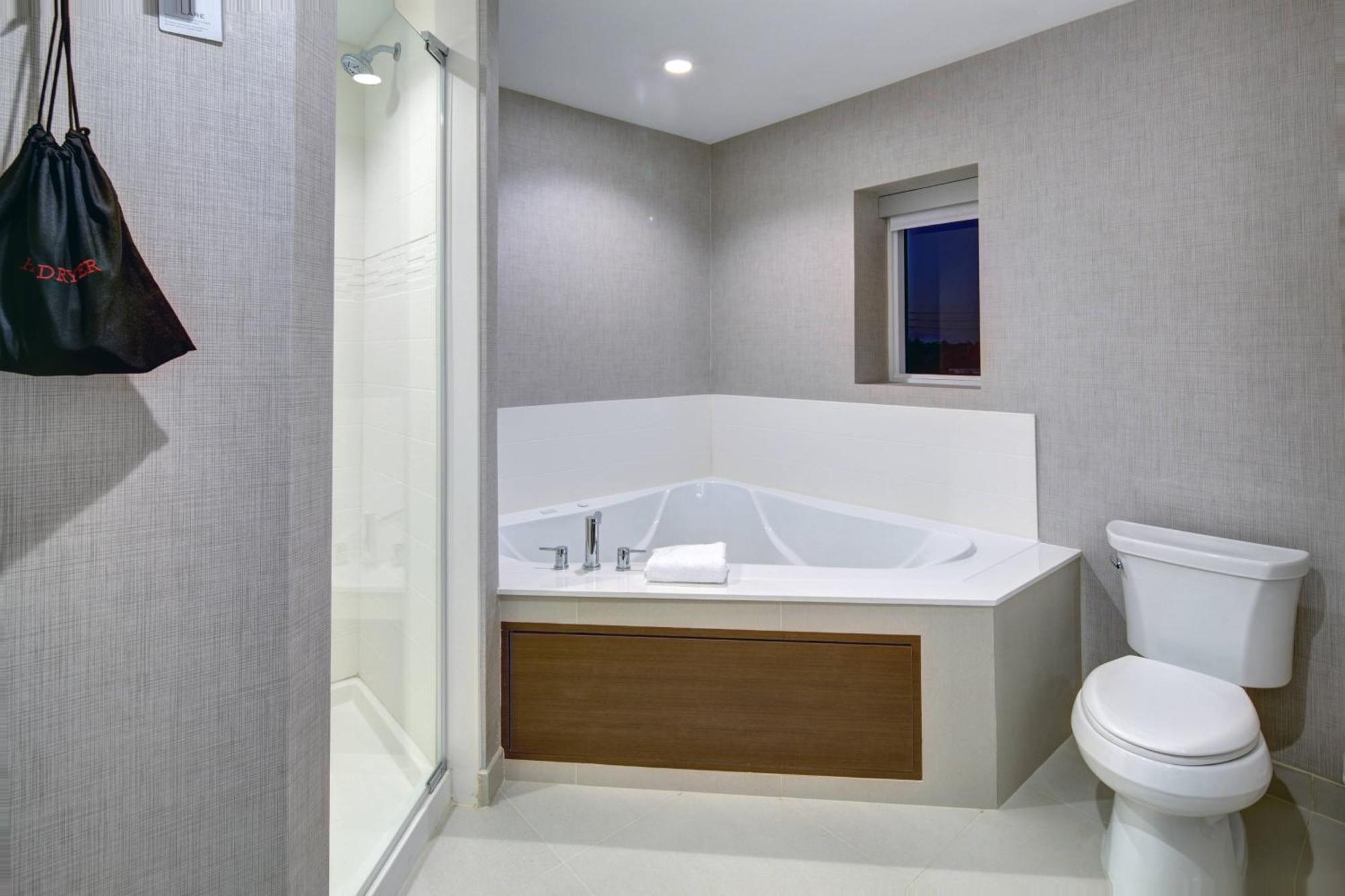 One-Bedroom Suite 2 Queen Beds,1633051532:JPEG