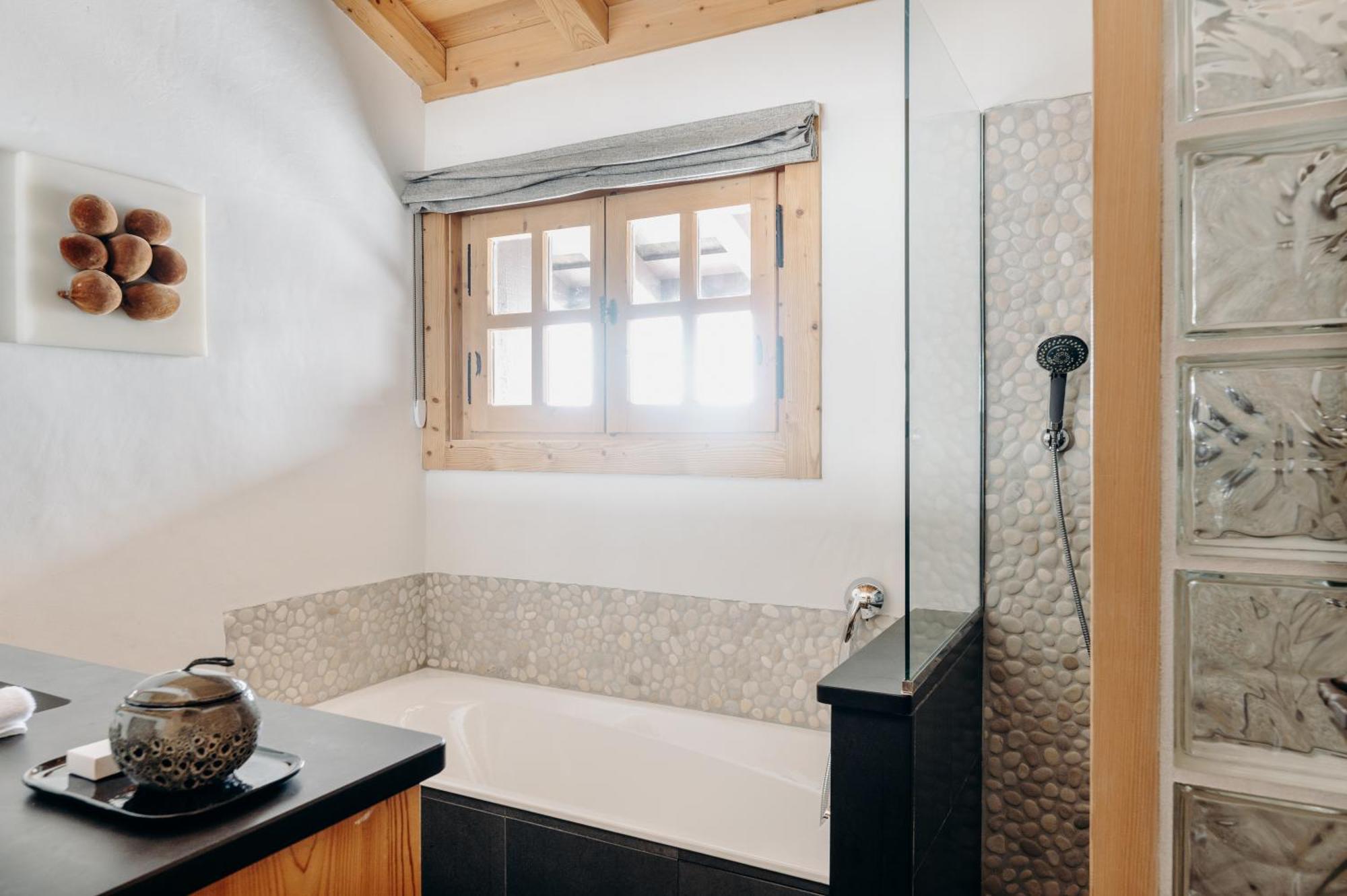 Gentiane Room spa access