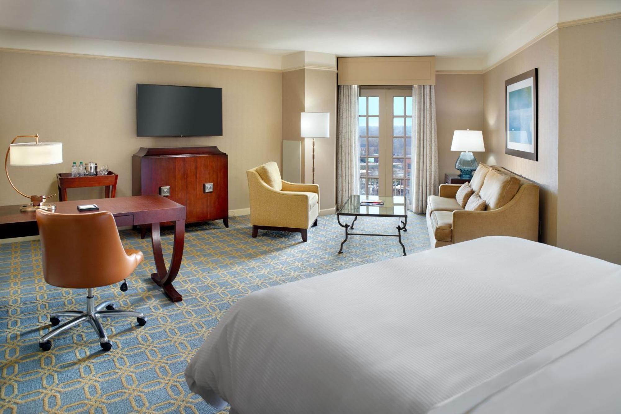 Presidential King Suite with Sofa Bed