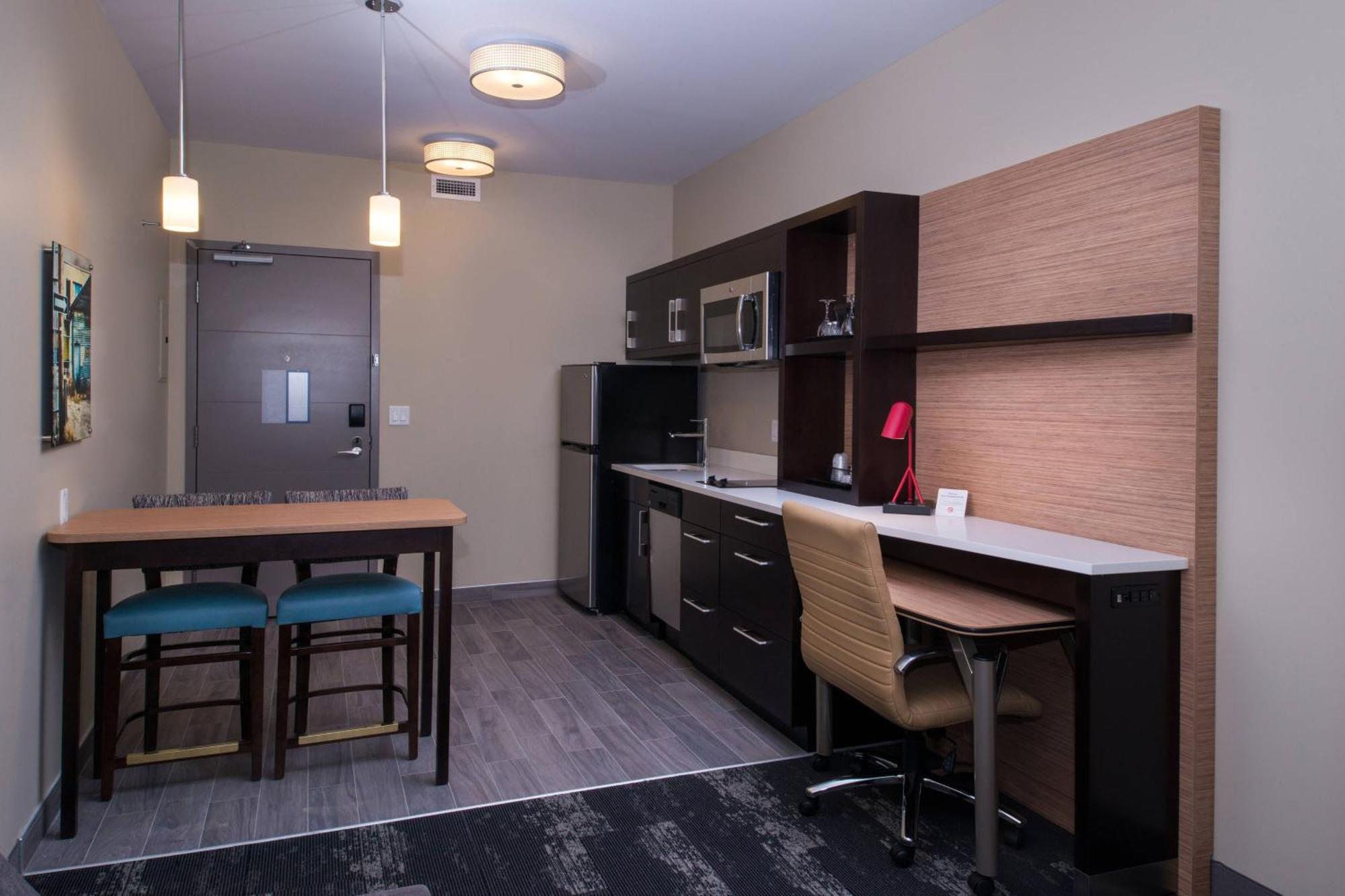 One-Bedroom King Suite