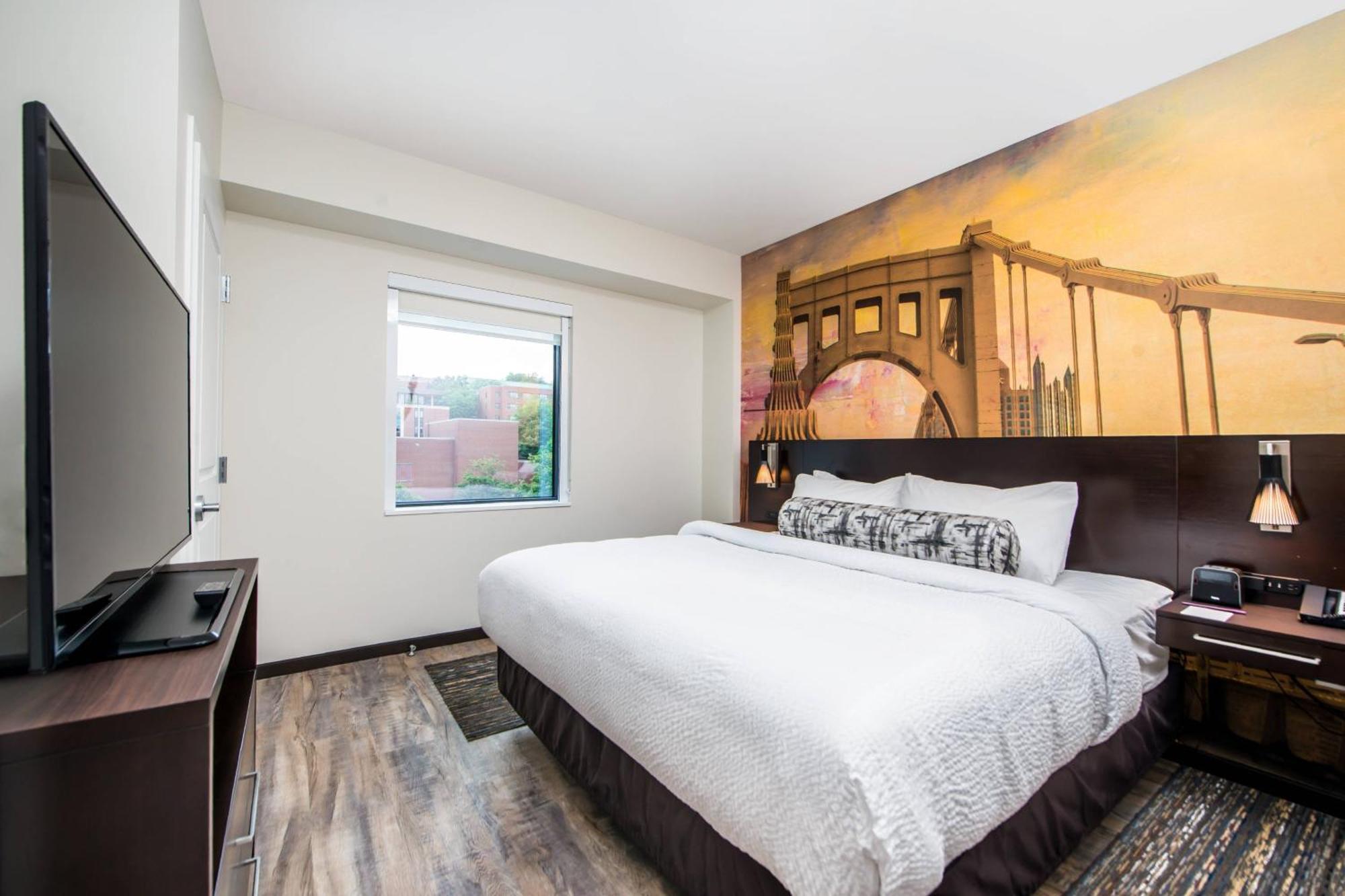 One-Bedroom King Suite