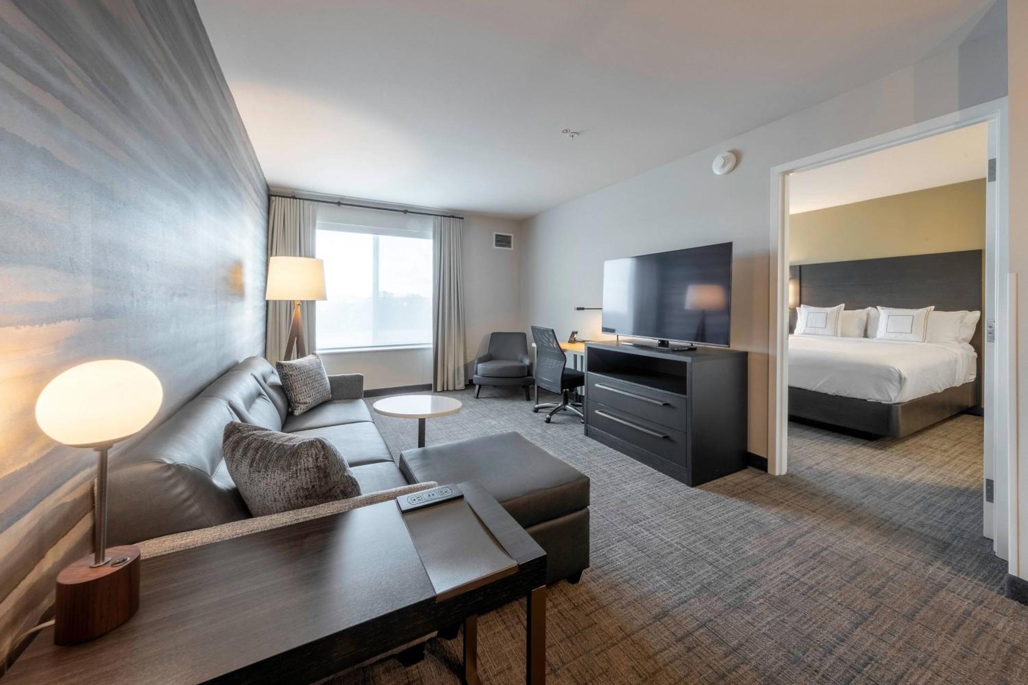 1 Bedroom Suite 2 Queen