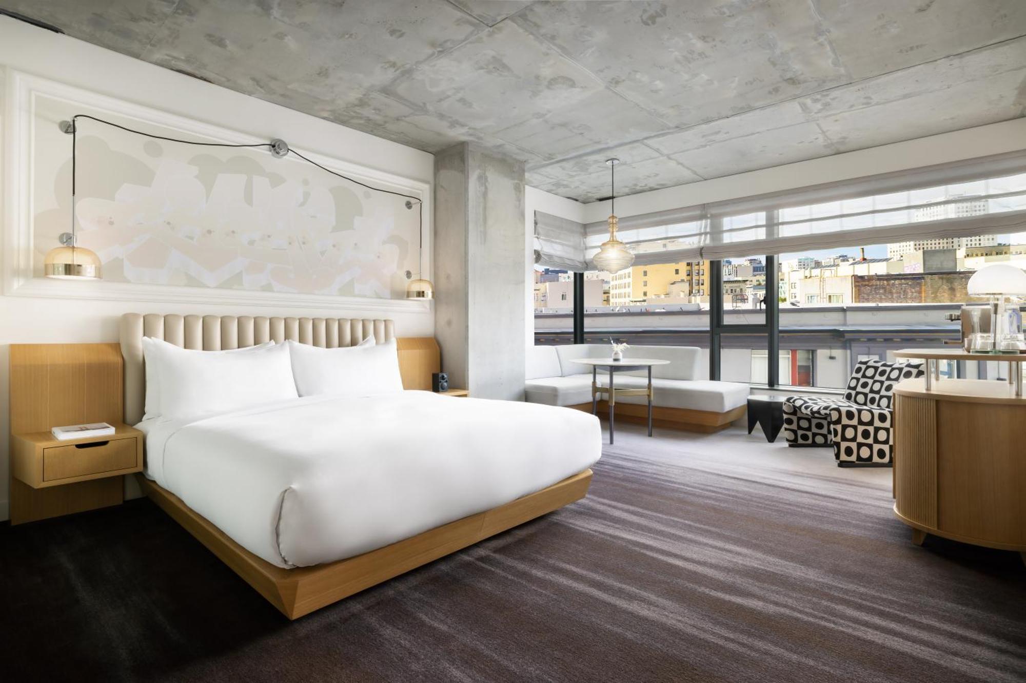 Corner King Room