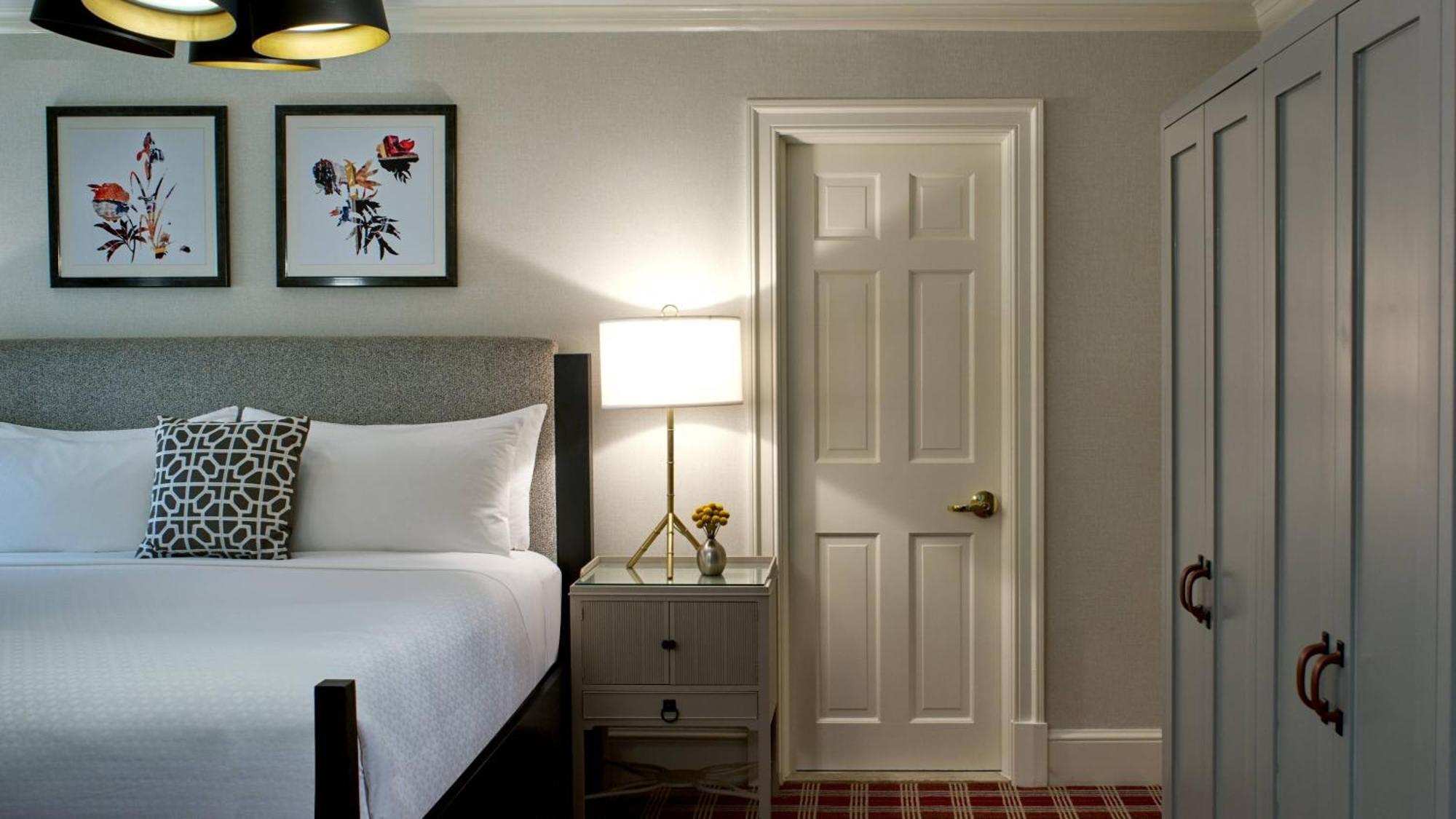 Author’s King Guest room 1 King High Floor,1643170818:JPEG