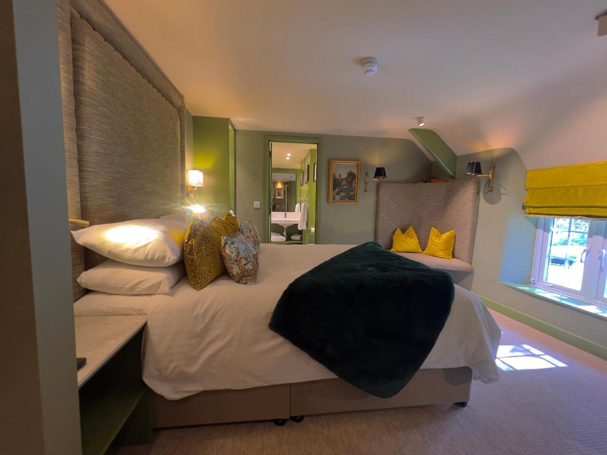 Superior King Room