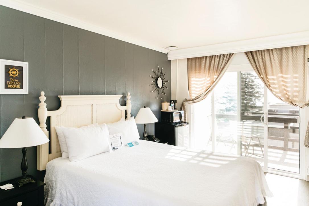 Queen Room with Sea View