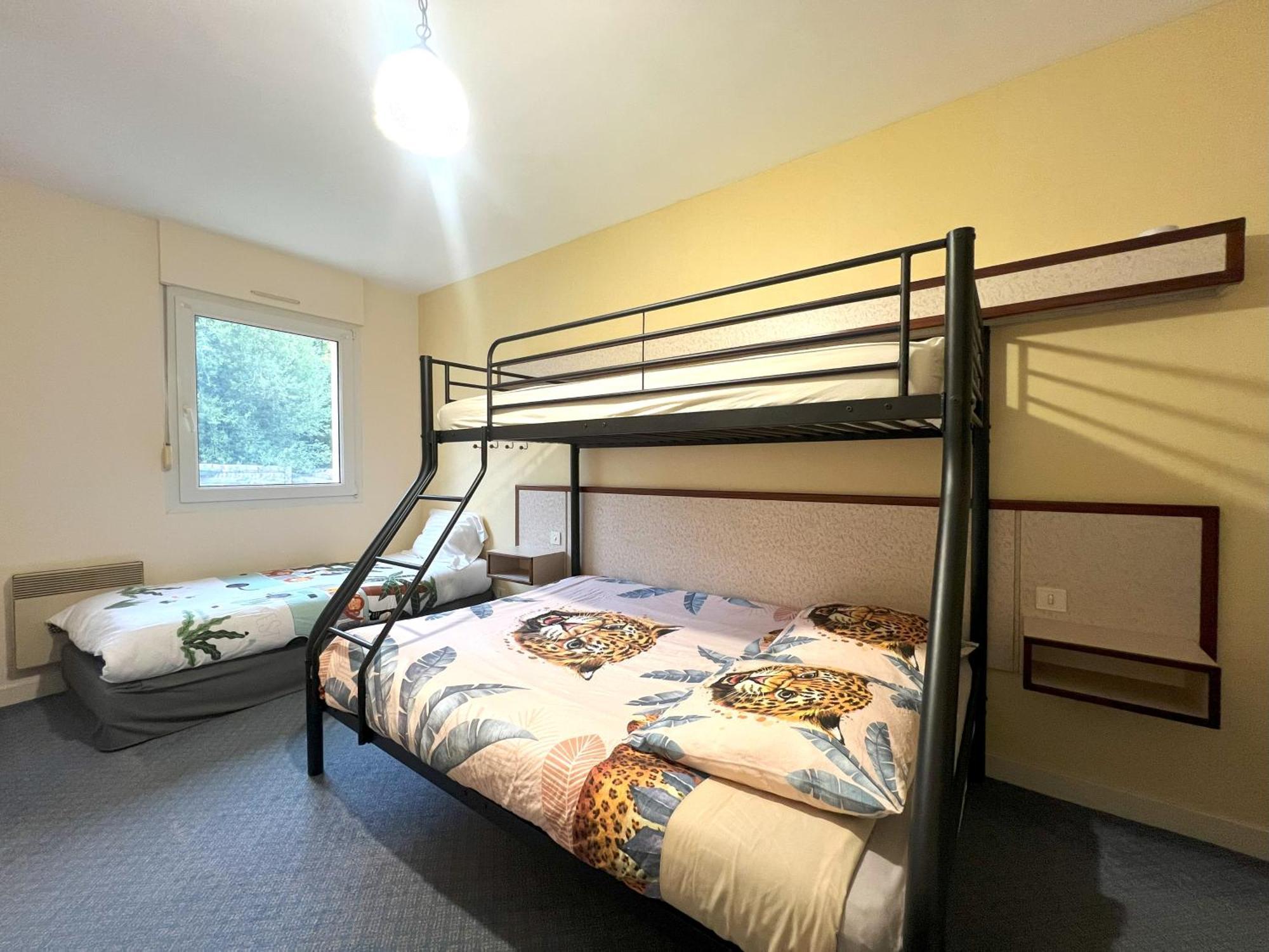 Chambre Familiale avec Salle de Bains