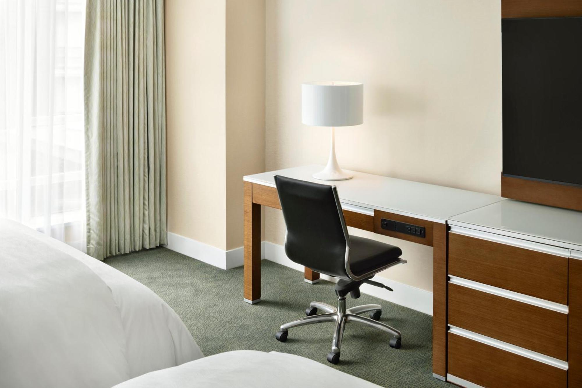 Queen Room with Two Queen Beds - Low Floor