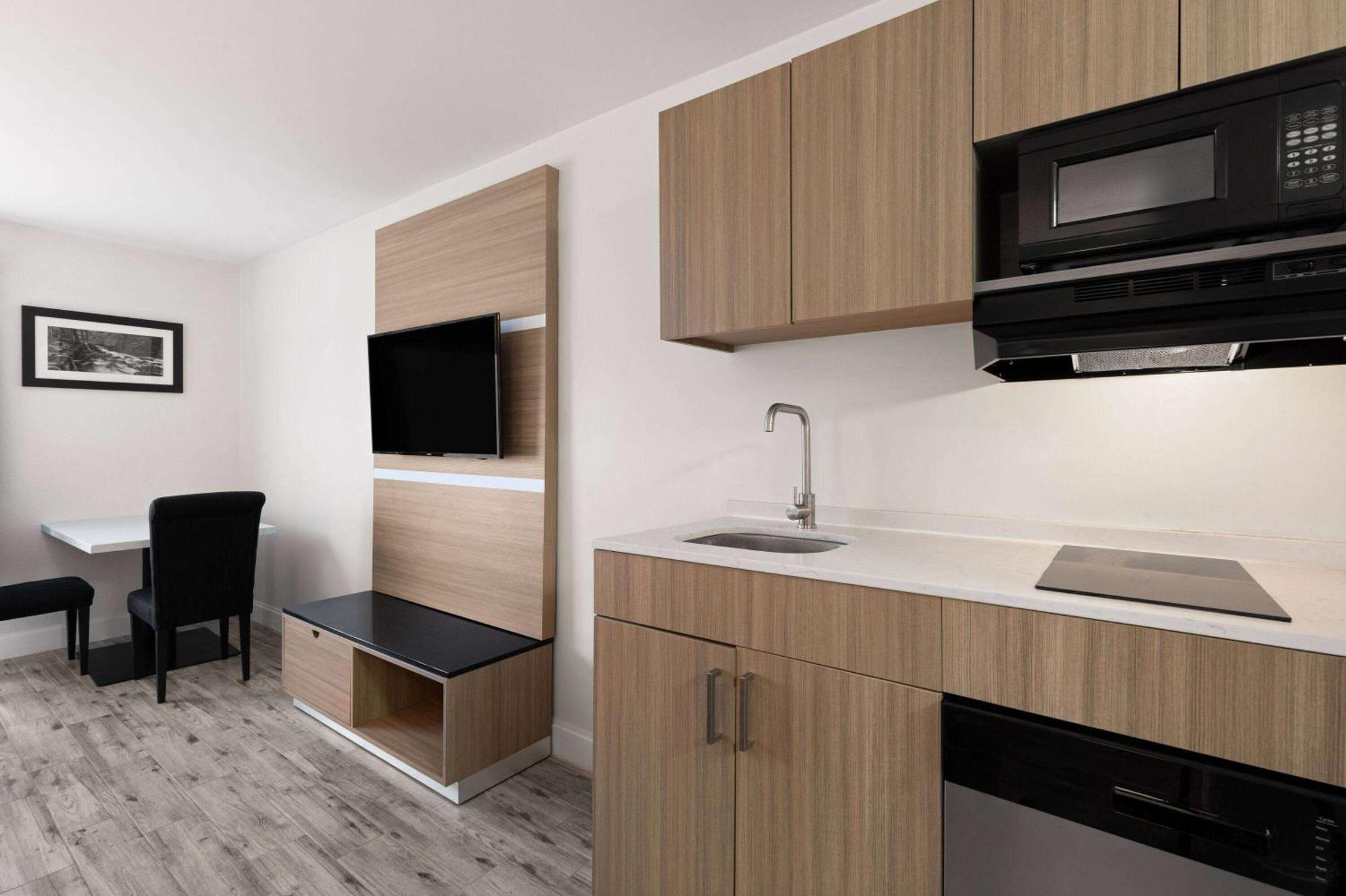 Queen Room Two Queen Beds Kitchenette Non-Smoking