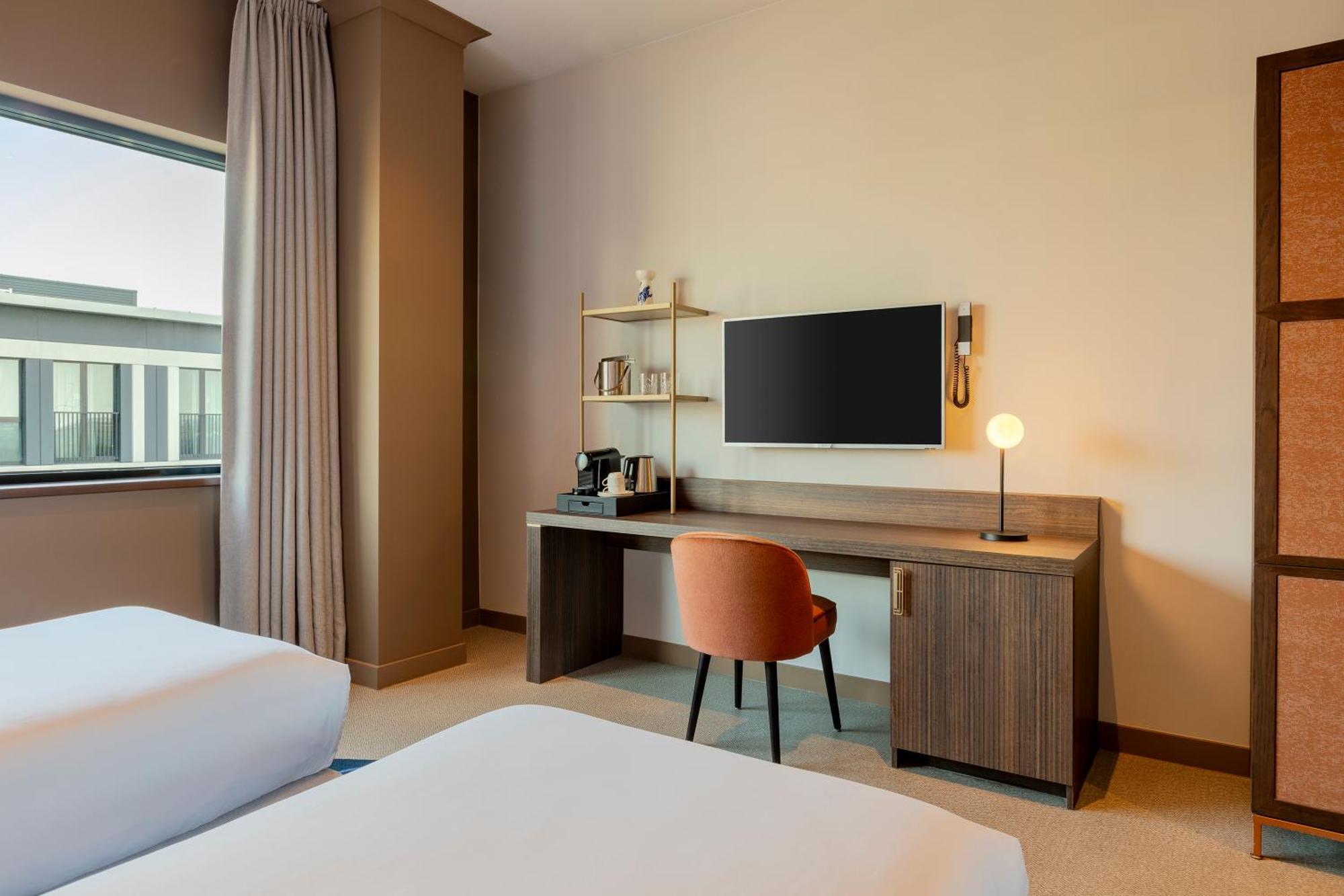 Twin Room with Airplane View