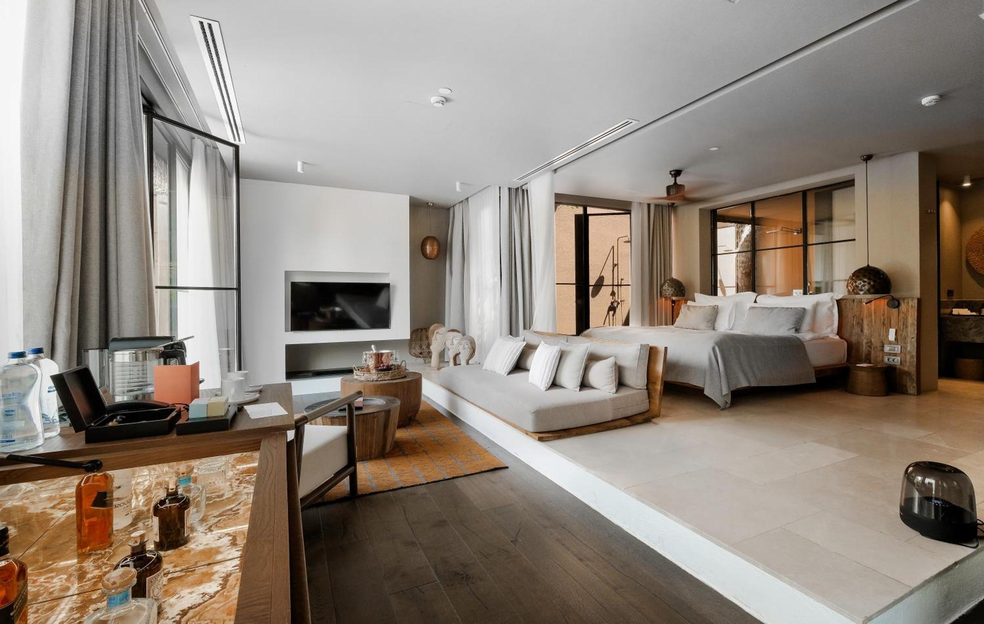 Superior Suite