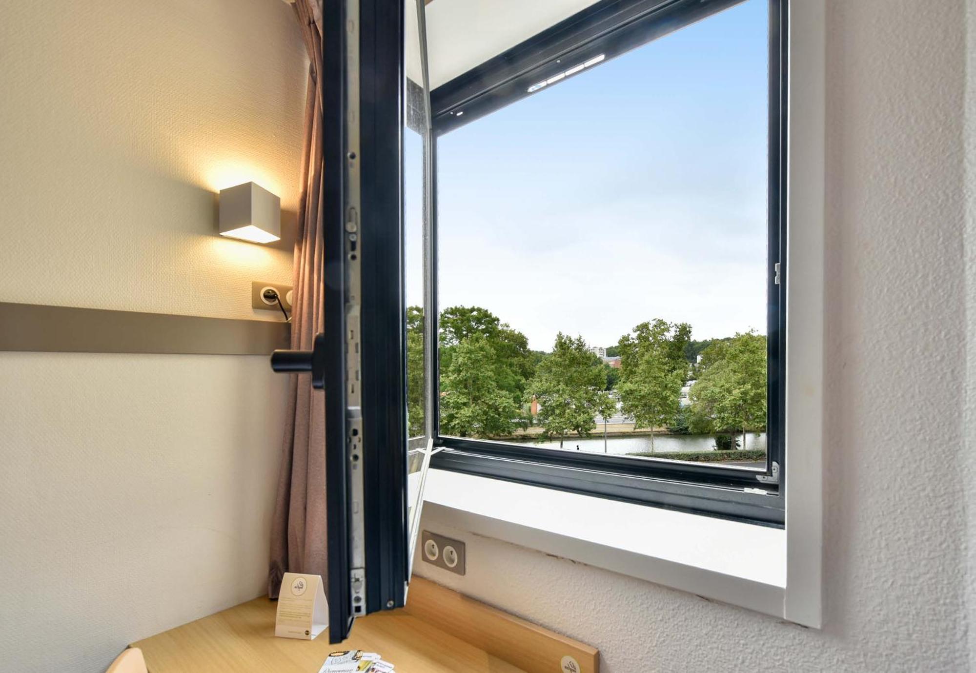 Chambre Triple - Accessible aux Personnes à Mobilité Réduite