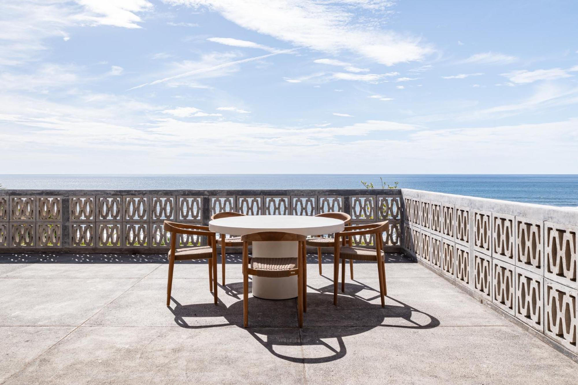 Two-Bedroom Deluxe Apartment with Balcony
