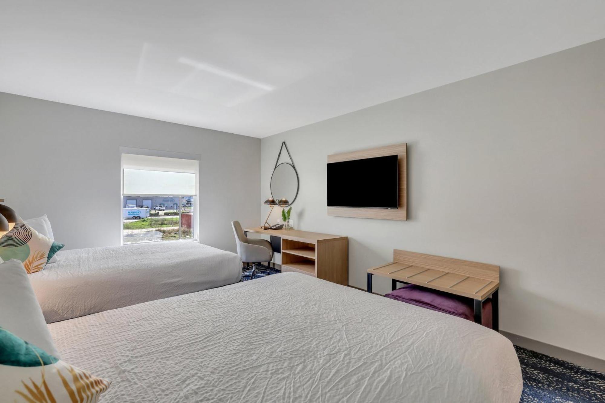 Standard 2 Queen Beds