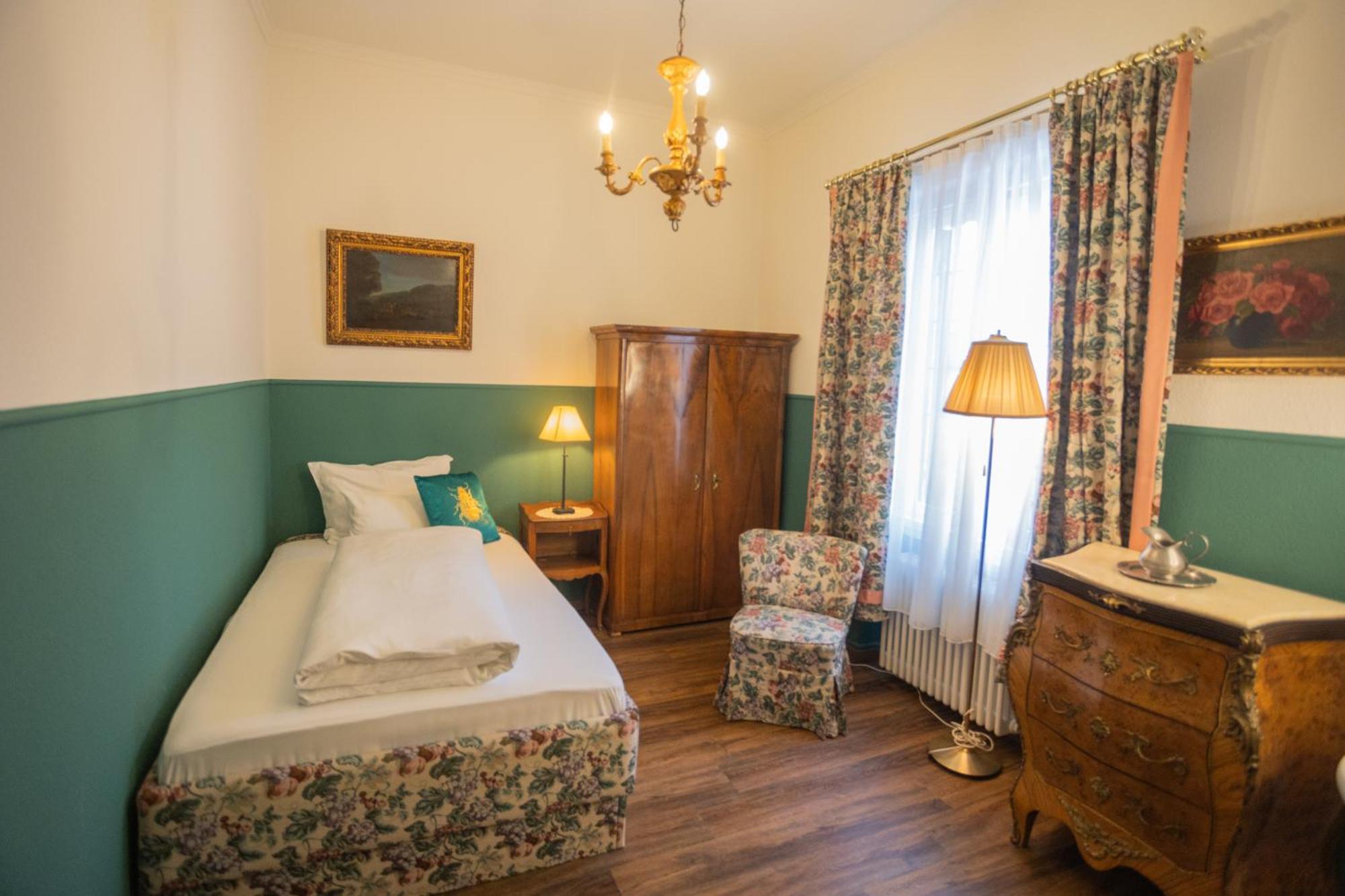 Economy Single Room with Shared Bathroom