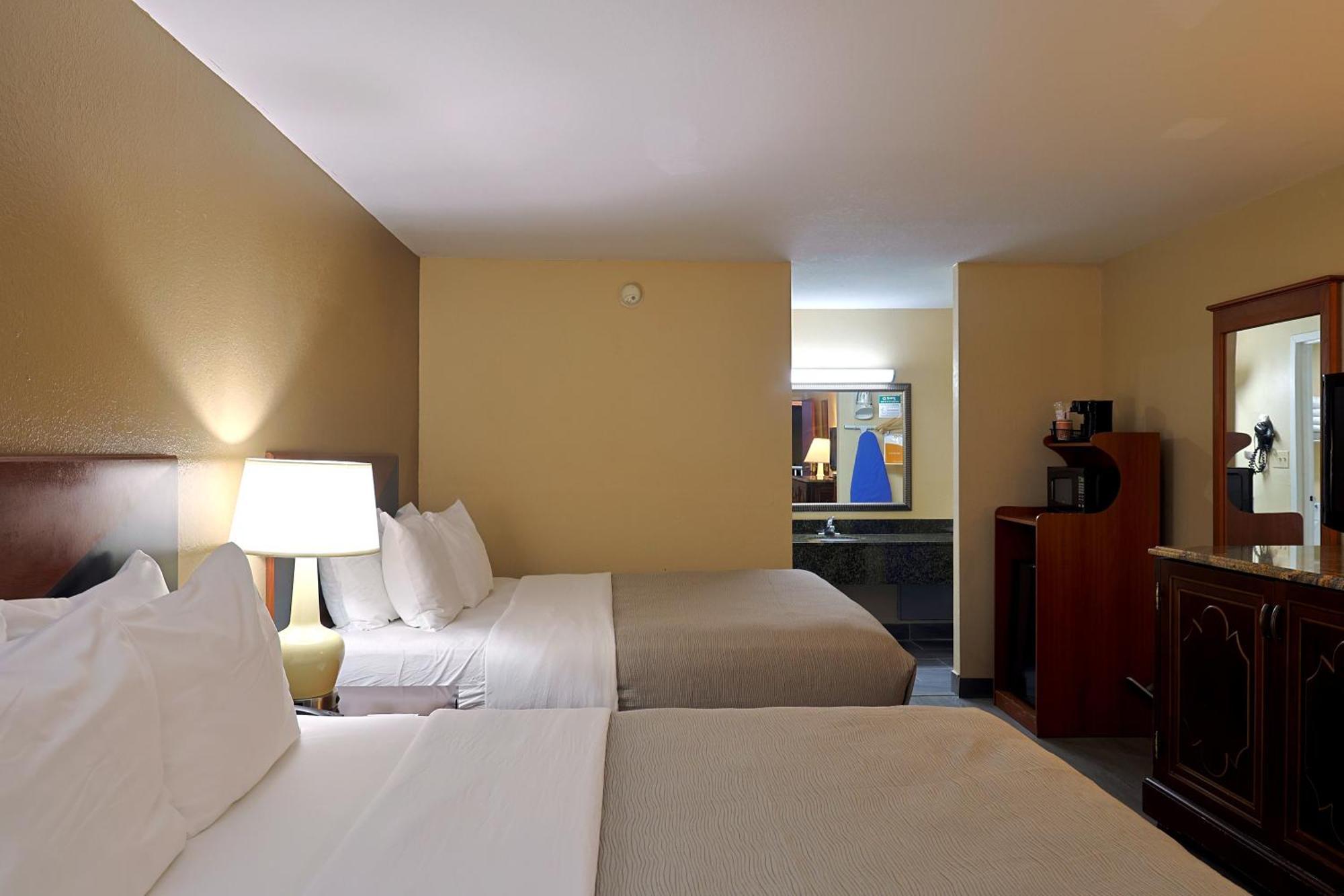 Queen Room Two Queen Beds Non-Smoking