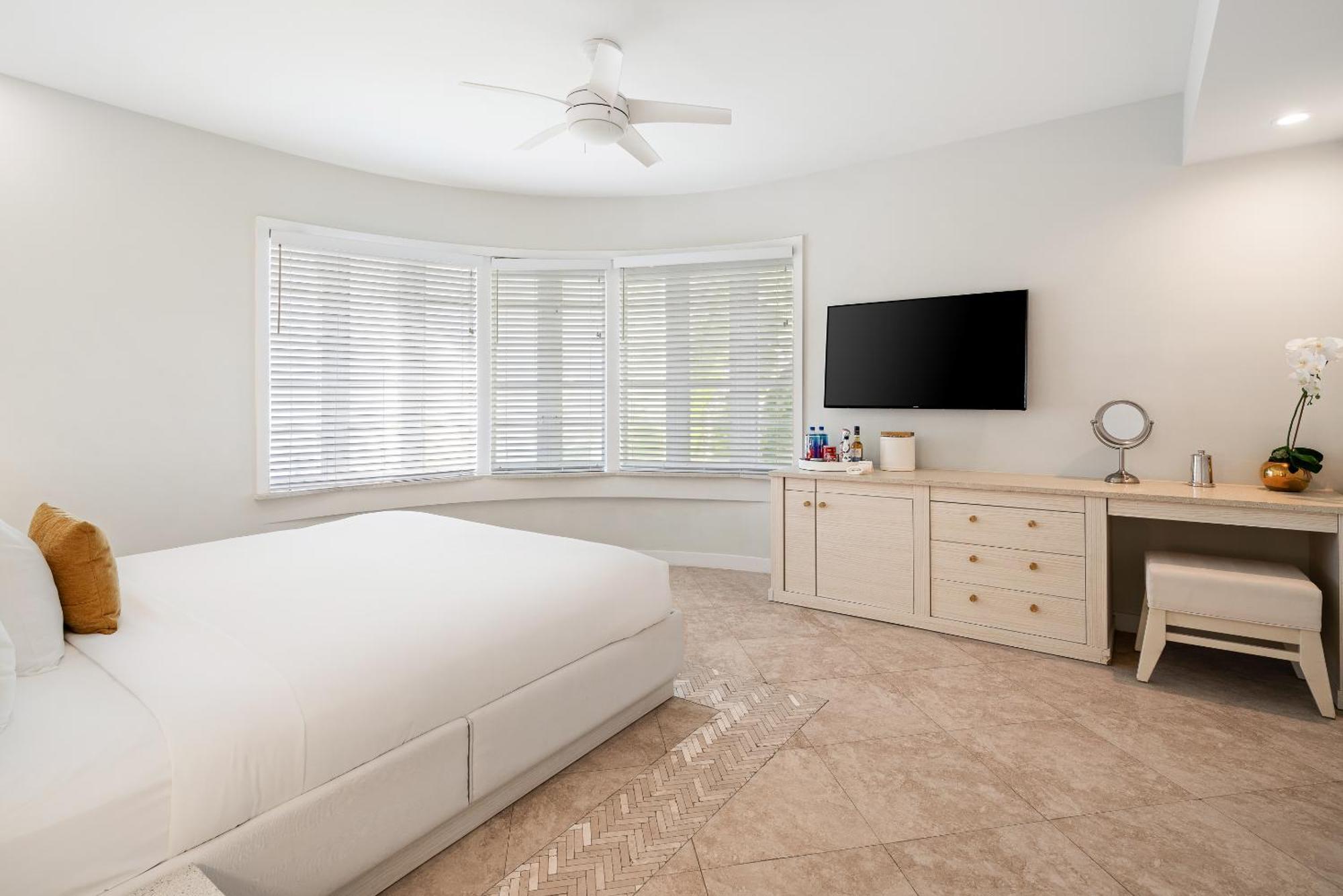 ADA Partial Ocean King Suite