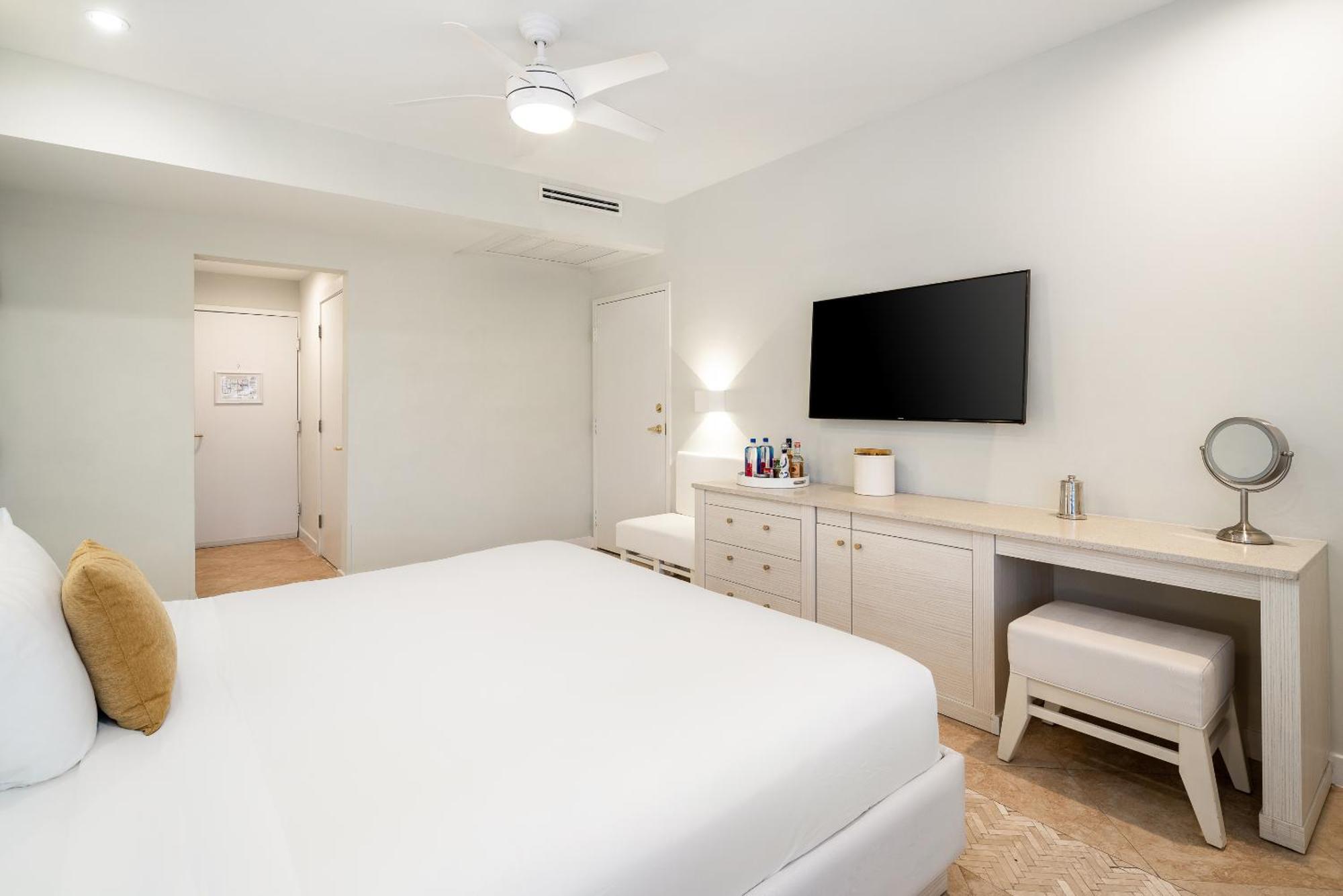 Cardozo Ocean Front King
