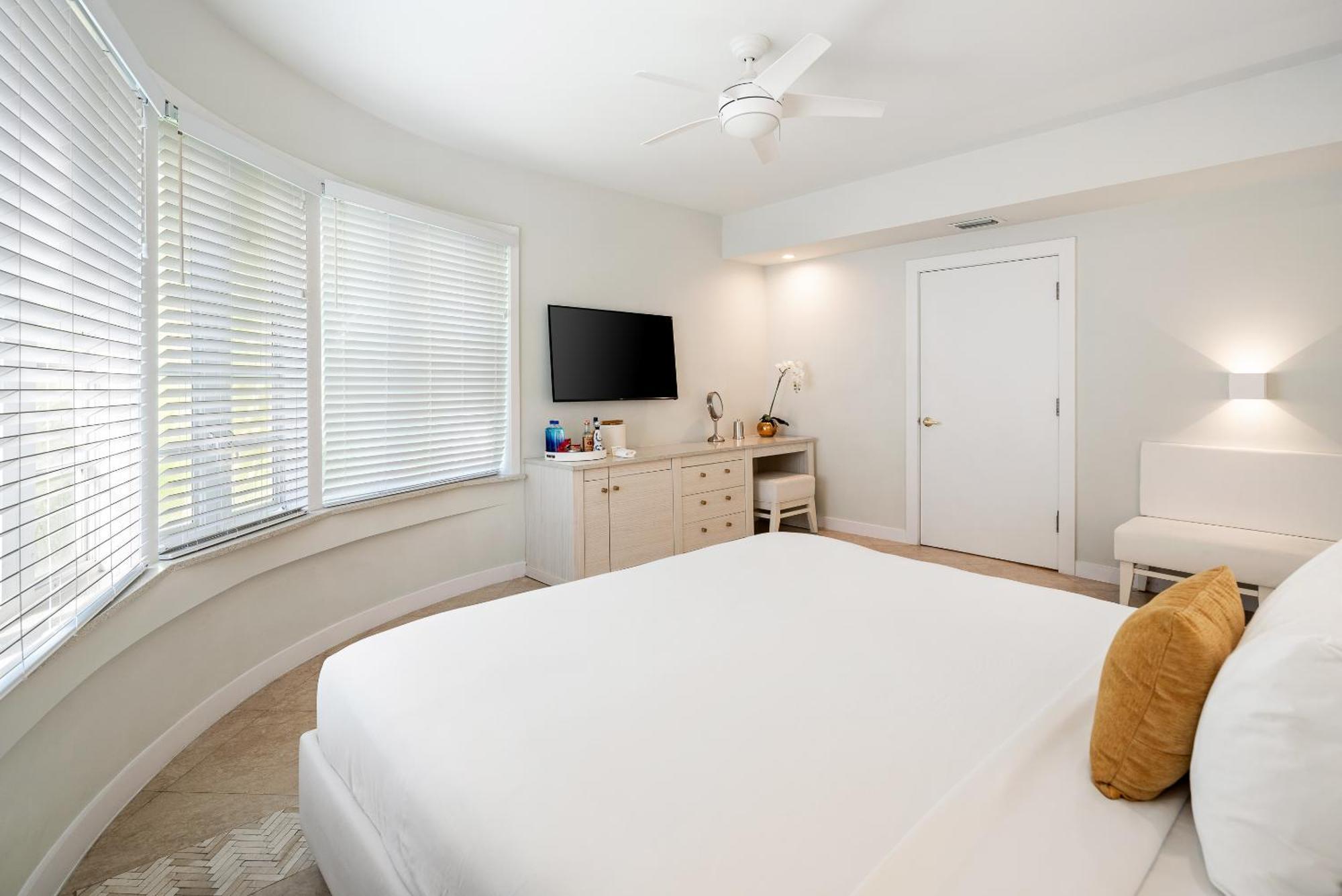 ADA Partial Ocean King Suite