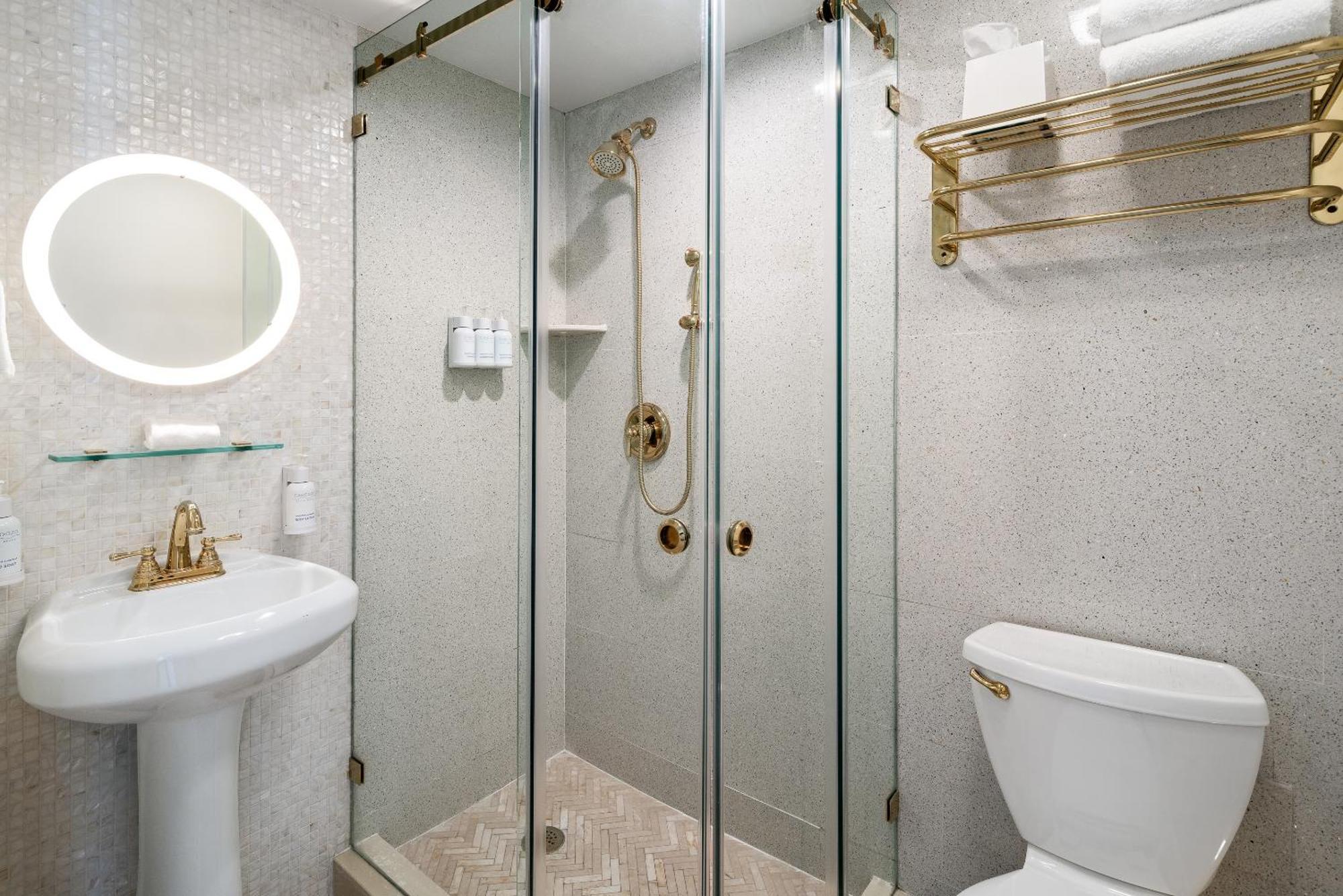 ADA Partial Ocean King Suite
