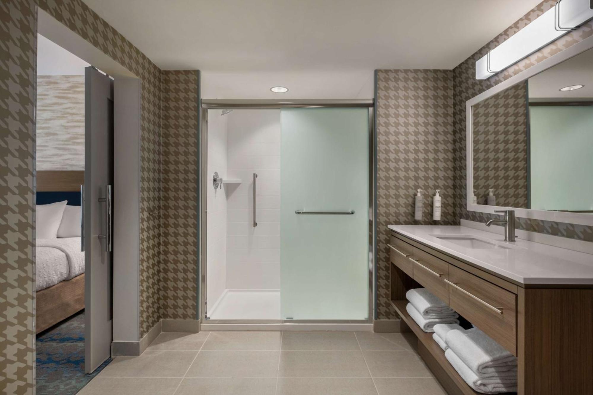 One-Bedroom King Suite Hearing Accessible