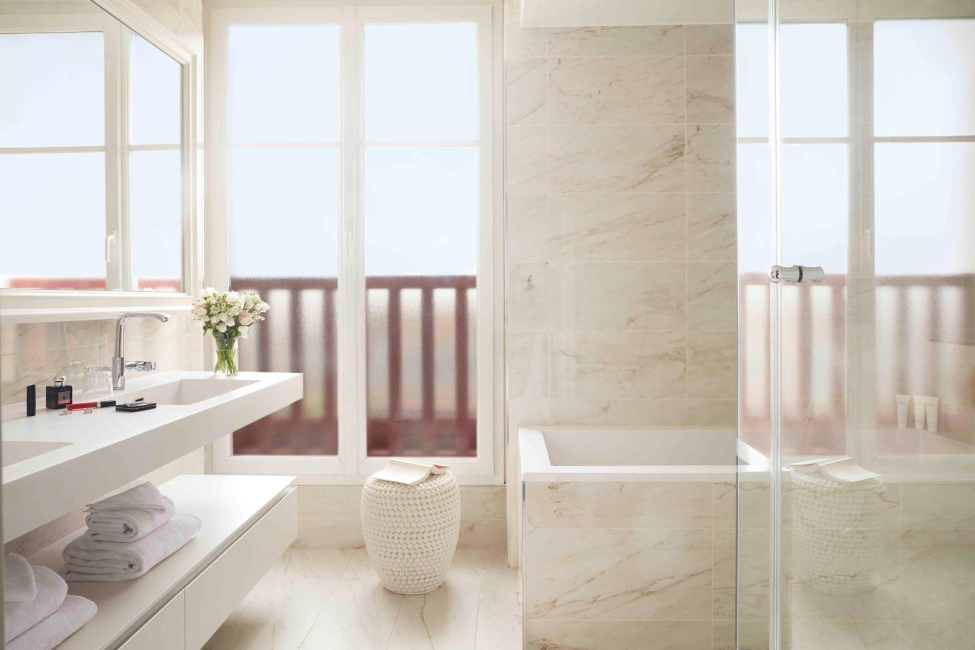 Prestige Sea View Suite