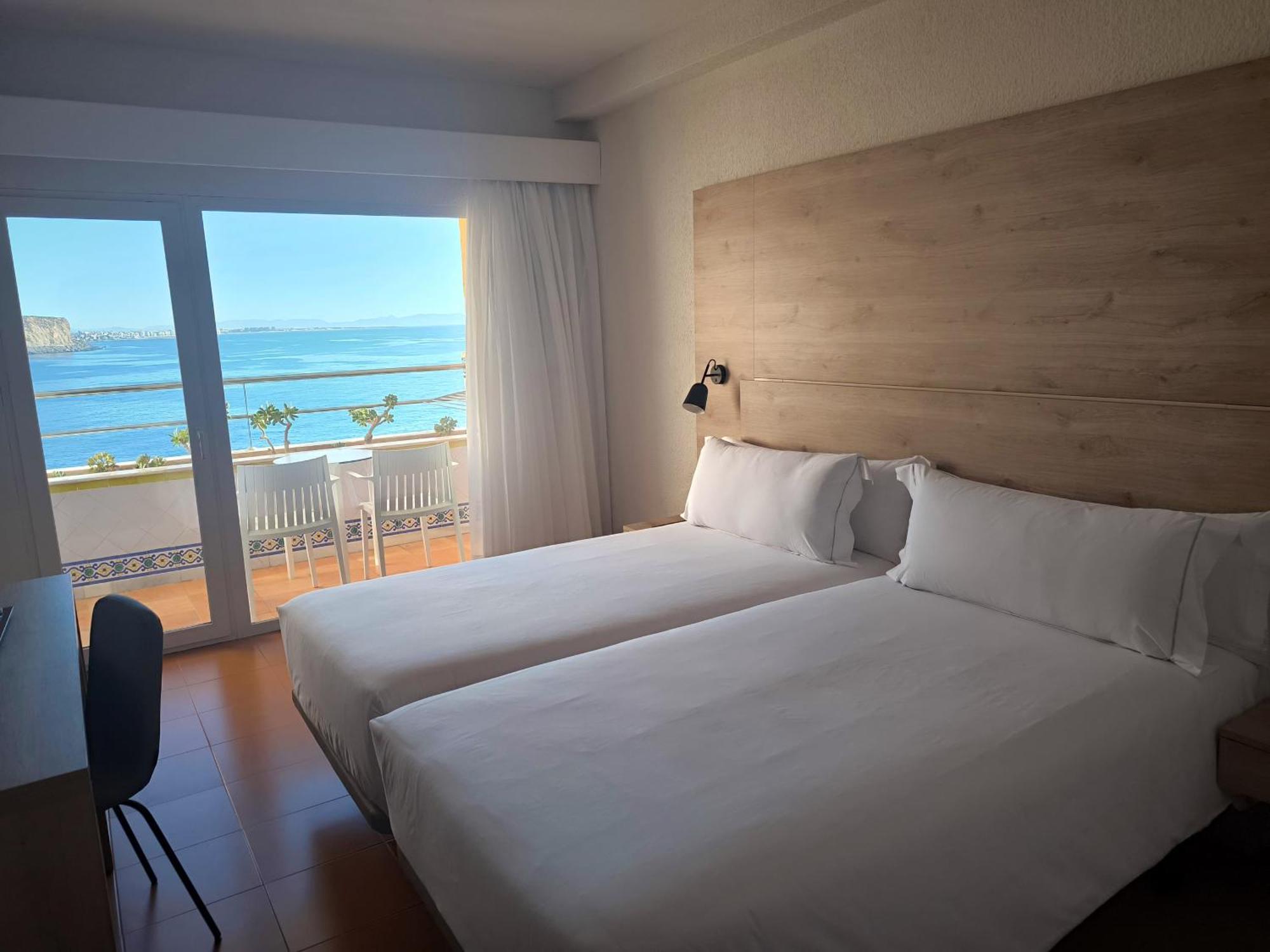 Deluxe Twin Room with Sea View